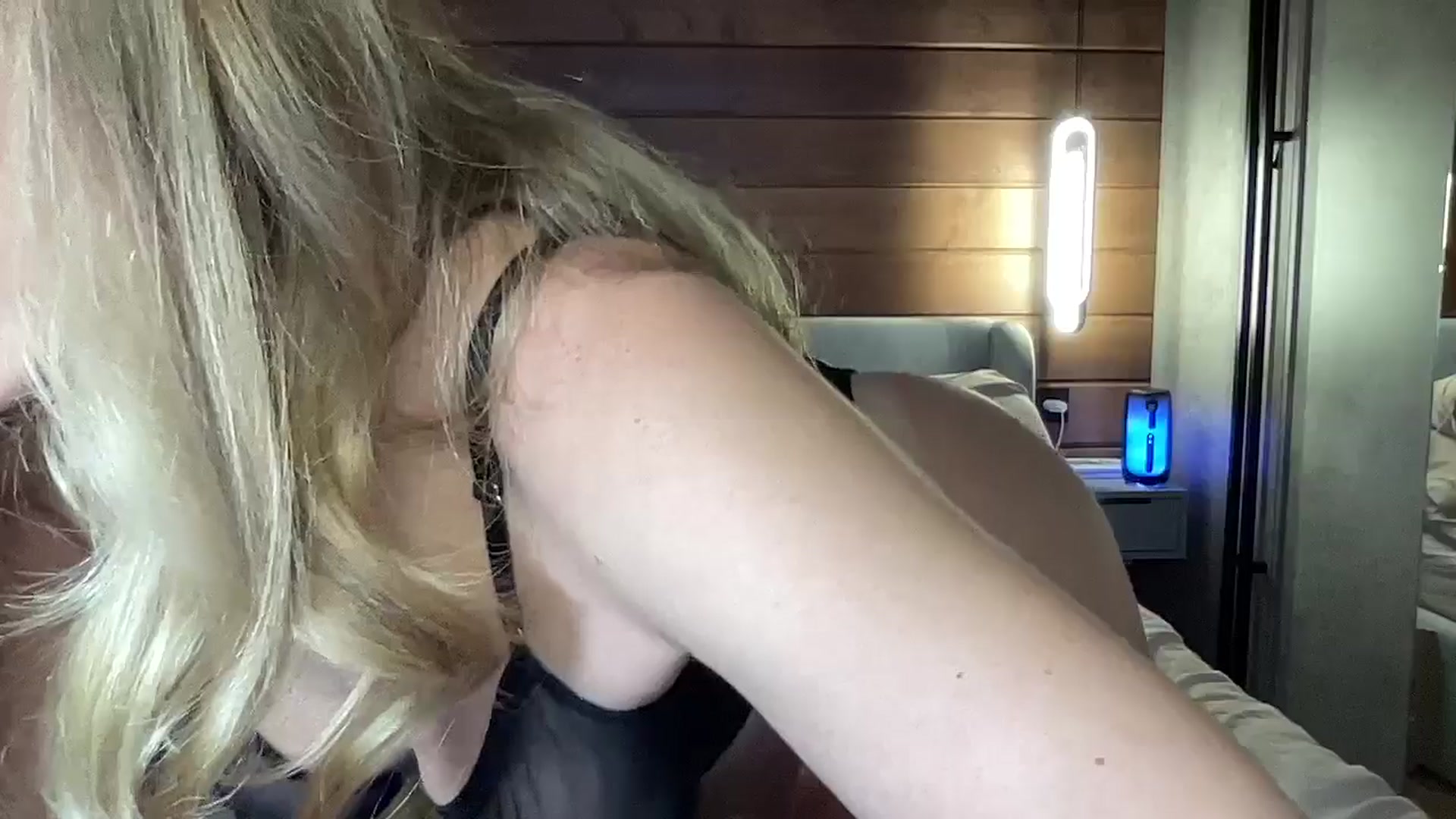 Gallery image thumbnail from UniiqueMilana's myfreecams stream on, 02/17/2025, 16:29 image 4 of 20