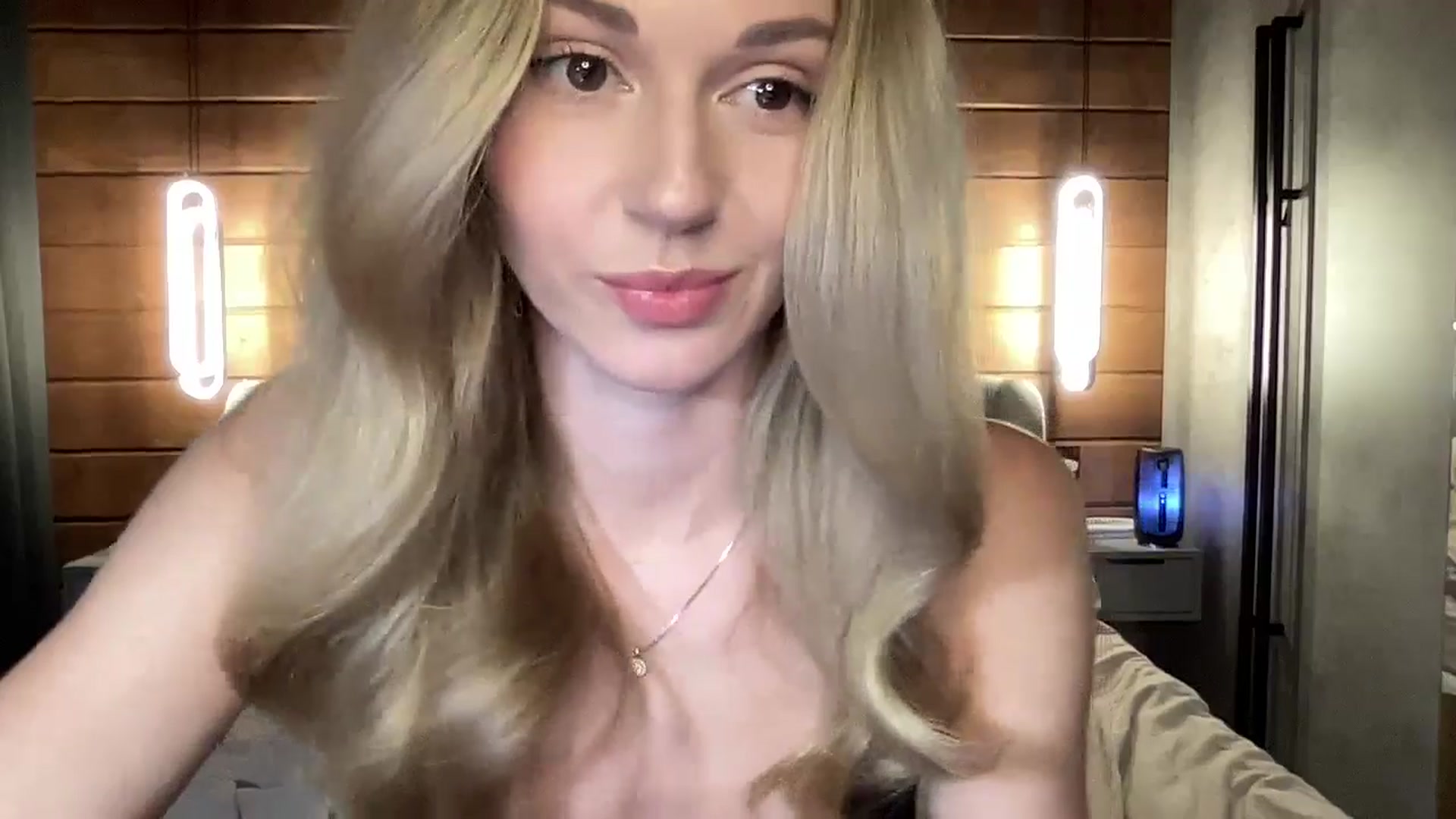 Gallery image thumbnail from UniiqueMilana's myfreecams stream on, 02/17/2025, 16:29 image 11 of 20