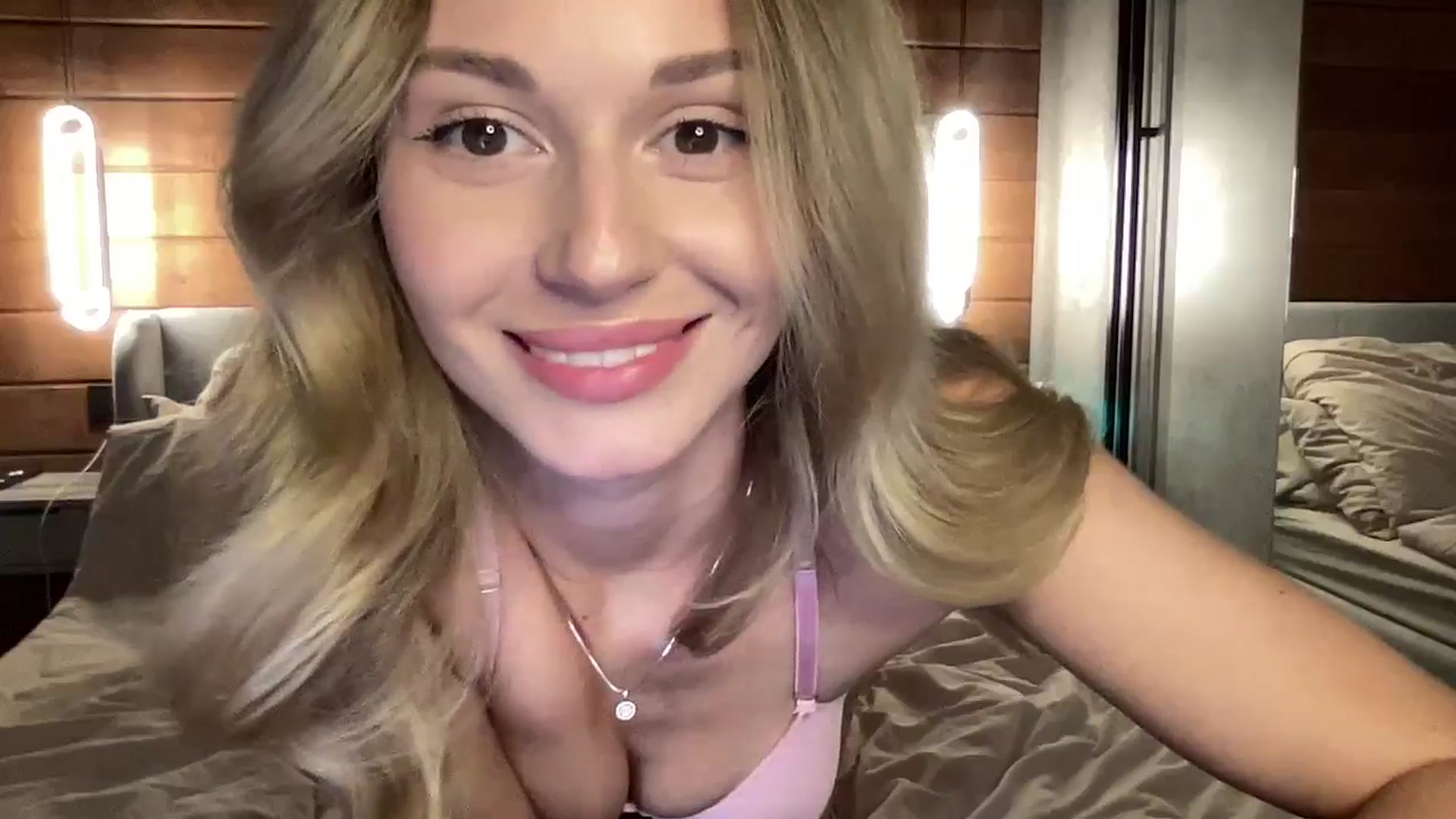 Gallery image thumbnail from UniiqueMilana's myfreecams stream on, 02/24/2025, 16:09 image 6 of 20
