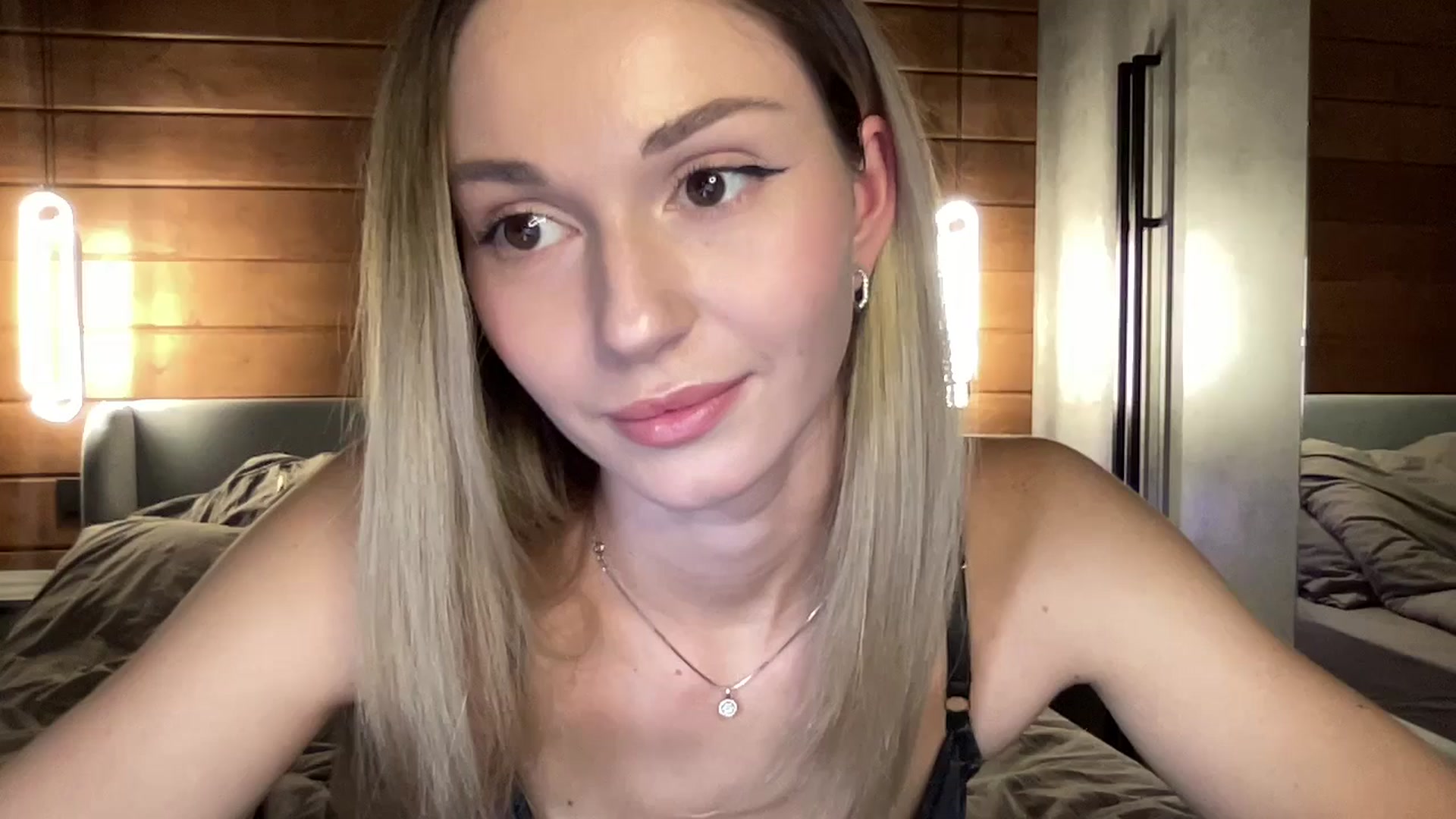 Gallery image thumbnail from UniiqueMilana's myfreecams stream on, 03/13/2025, 14:48 image 16 of 20