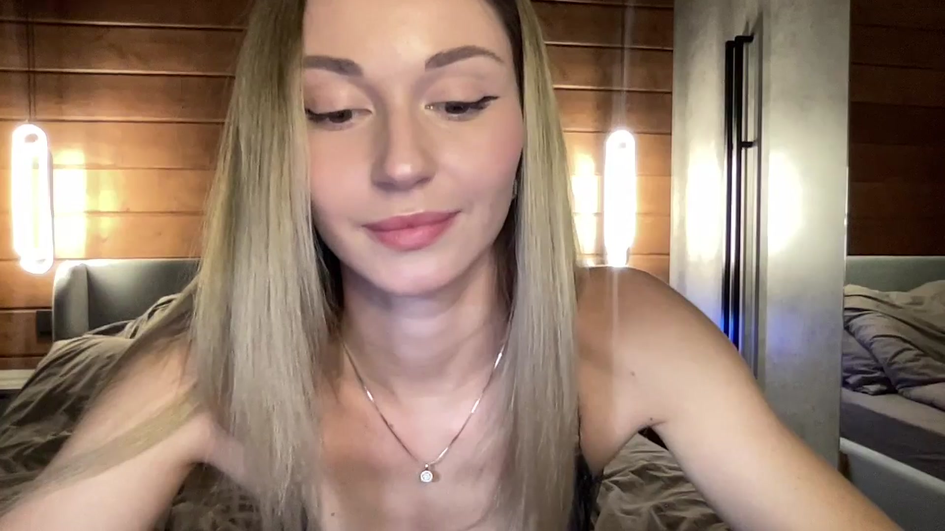 Gallery image thumbnail from UniiqueMilana's myfreecams stream on, 03/13/2025, 14:48 image 17 of 20