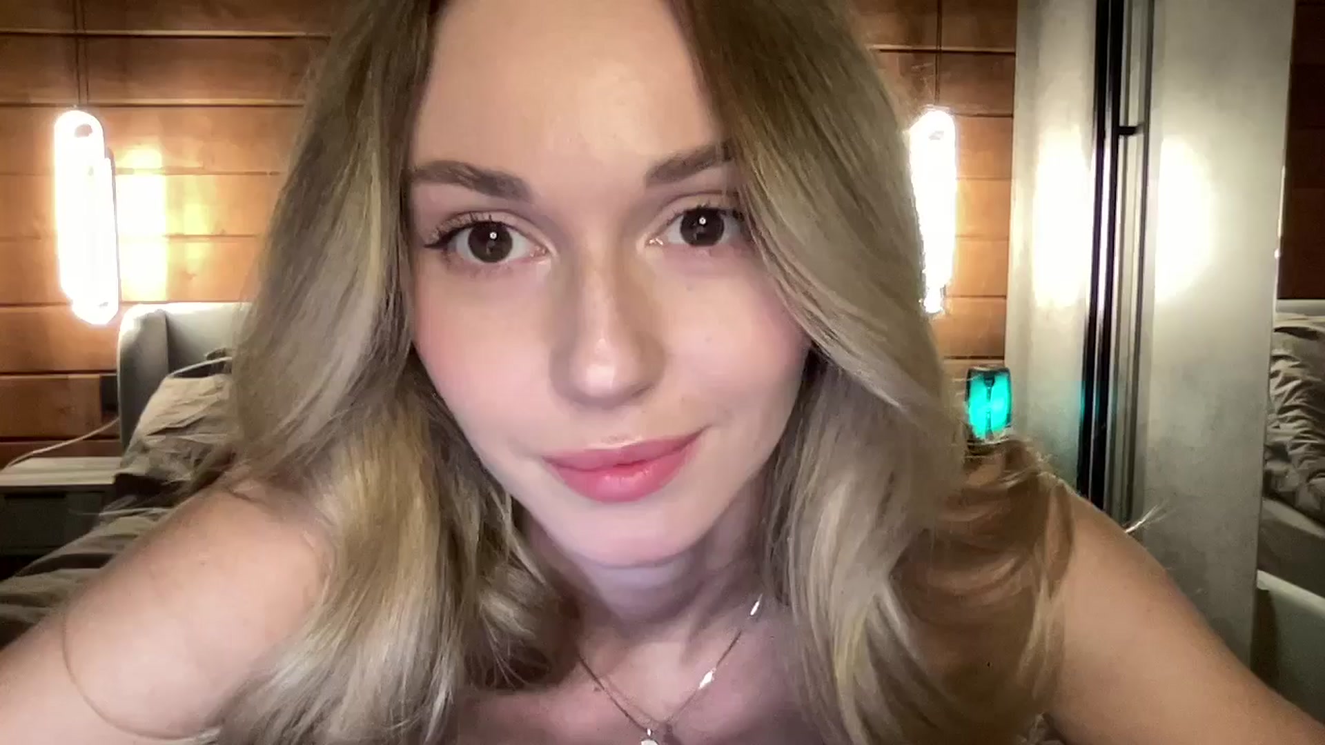 Gallery image thumbnail from UniiqueMilana's myfreecams stream on, 03/14/2025, 18:37 image 11 of 20