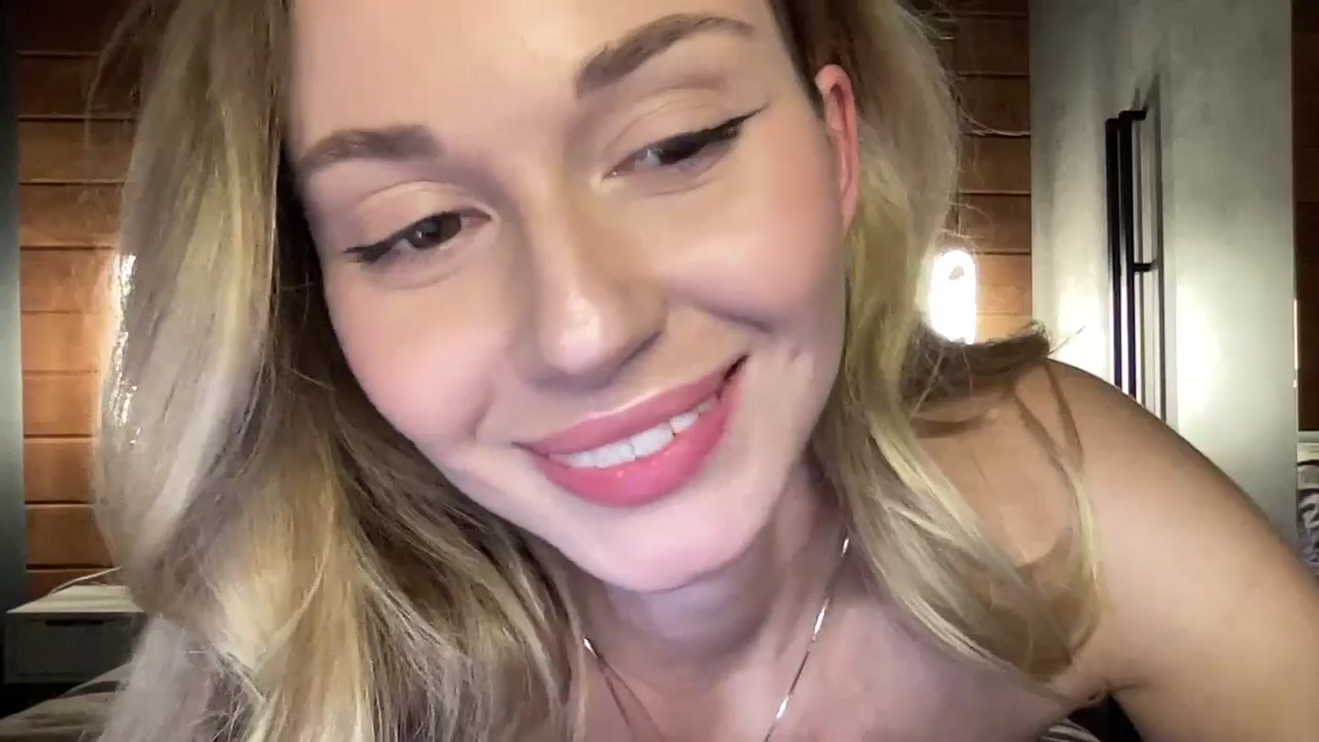 Gallery image thumbnail from UniiqueMilana's myfreecams stream on, 03/14/2025, 18:37 image 14 of 20