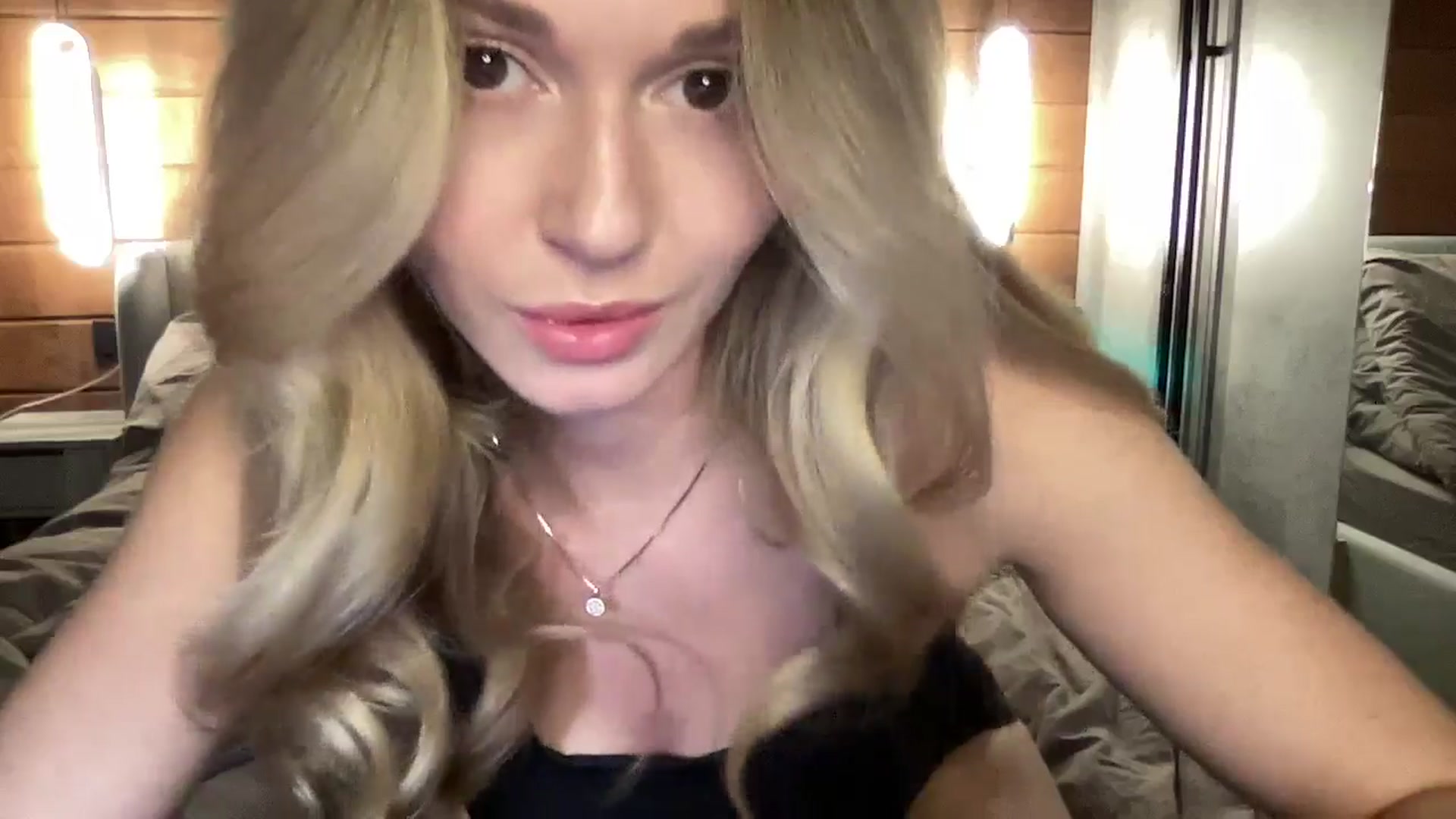 Gallery image thumbnail from UniiqueMilana's myfreecams stream on, 03/14/2025, 18:37 image 8 of 20