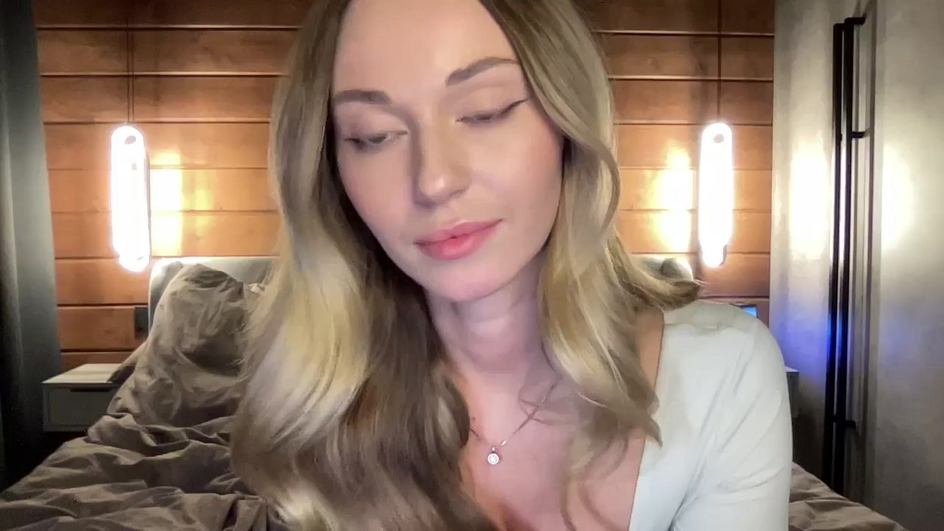 Gallery image thumbnail from UniiqueMilana's myfreecams stream on, 03/15/2025, 19:22 image 14 of 20