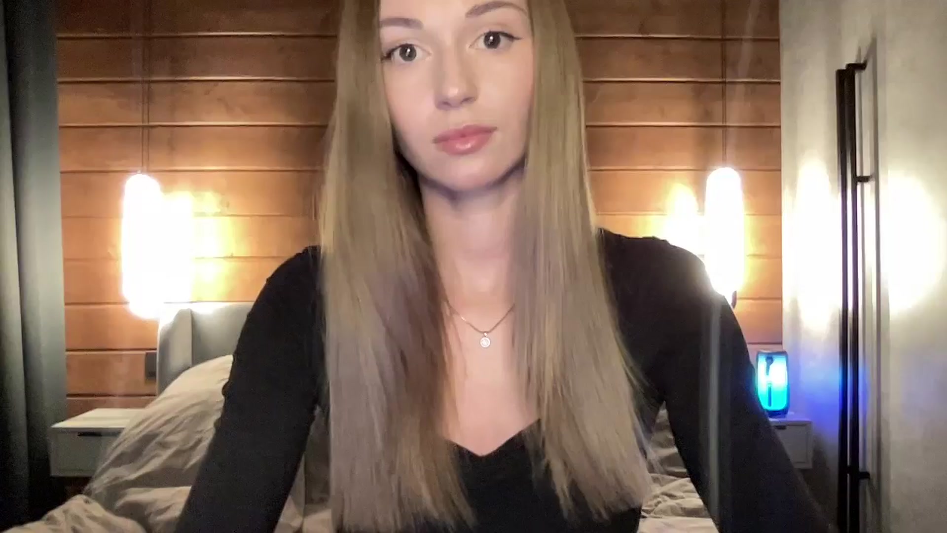 Gallery image thumbnail from UniiqueMilana's myfreecams stream on, 03/22/2025, 14:53 image 1 of 20