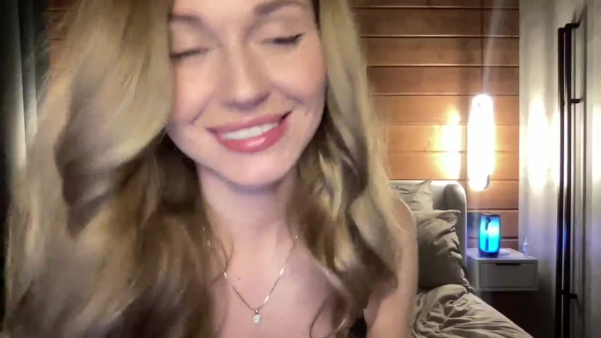 Gallery image thumbnail from UniiqueMilana's myfreecams stream on, 04/21/2025, 16:26 image 4 of 20