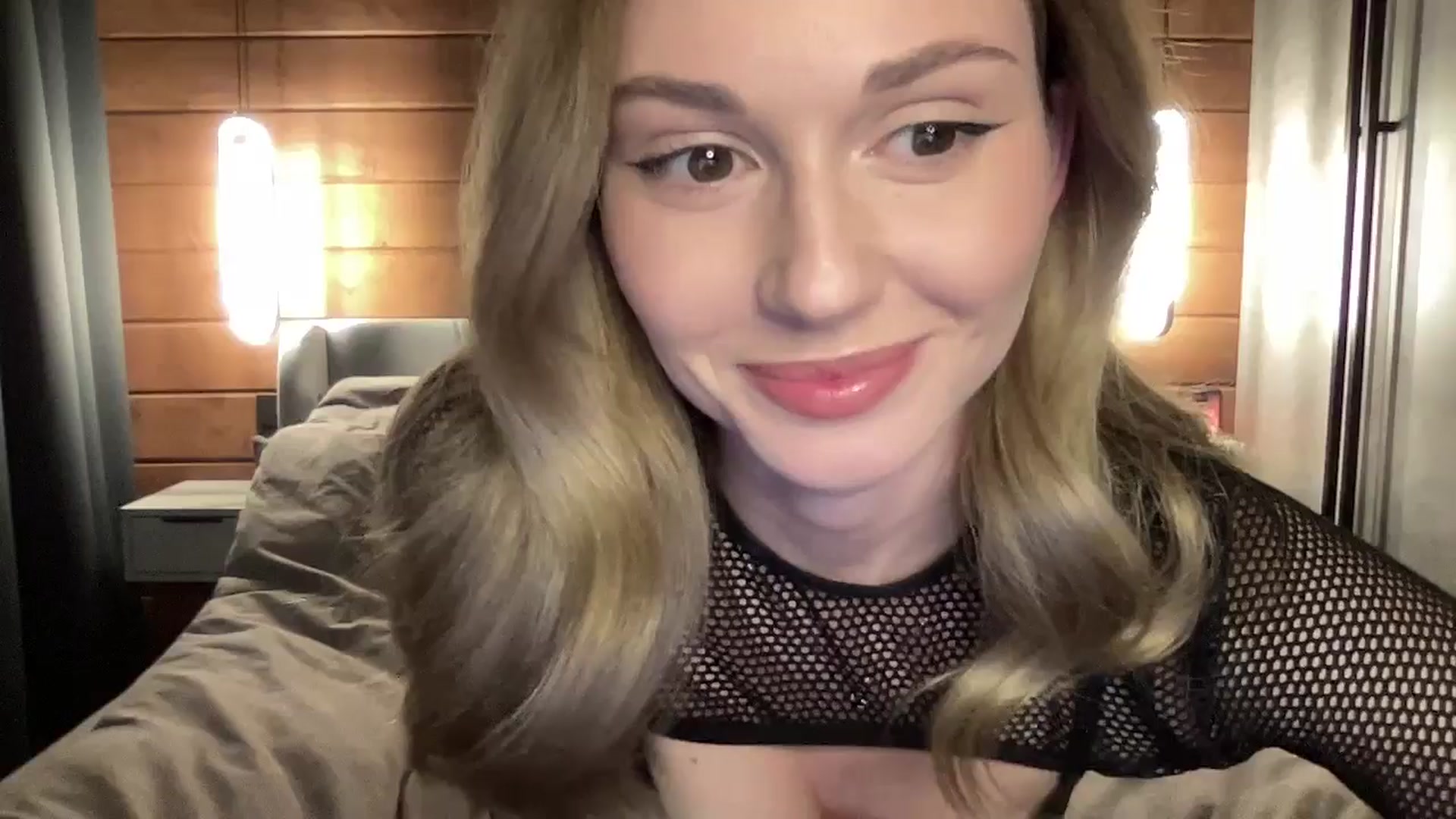 Gallery image thumbnail from UniiqueMilana's myfreecams stream on, 04/27/2025, 18:51 image 6 of 20