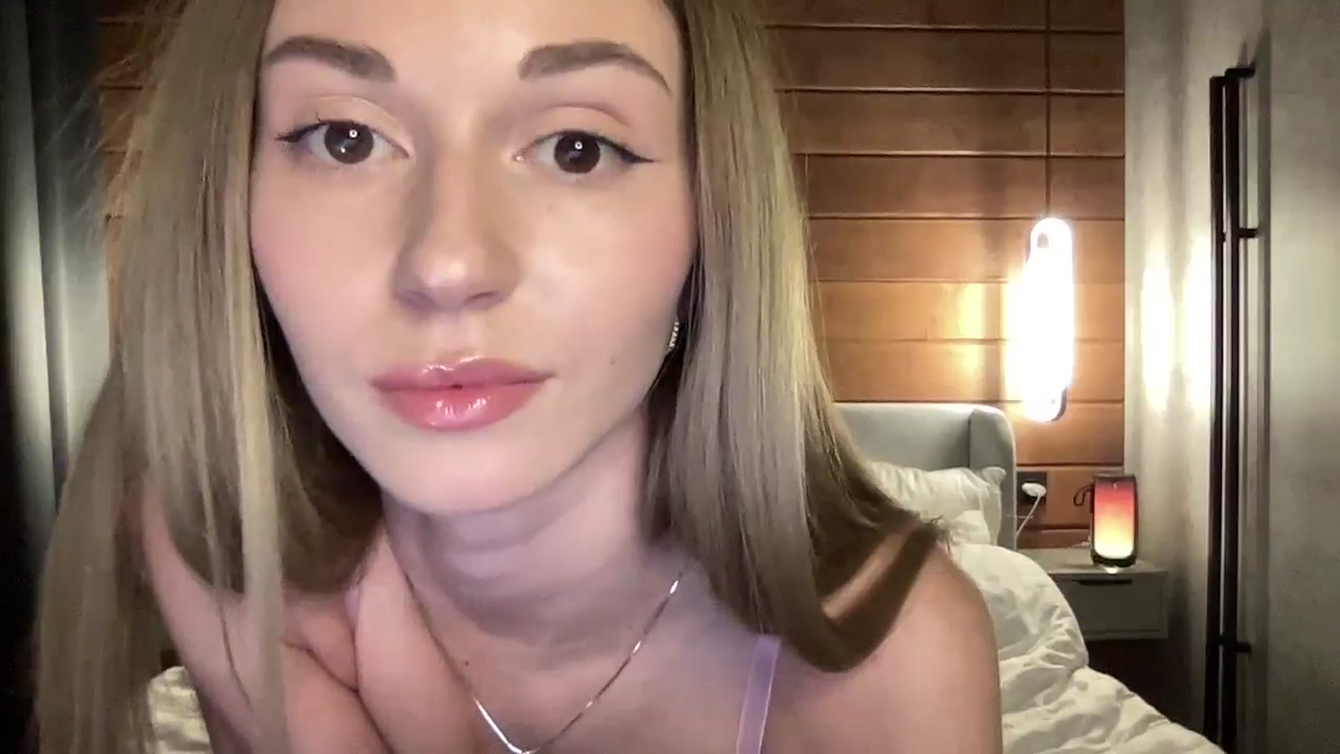 Gallery image thumbnail from UniiqueMilana's myfreecams stream on, 05/30/2025, 16:05 image 3 of 20