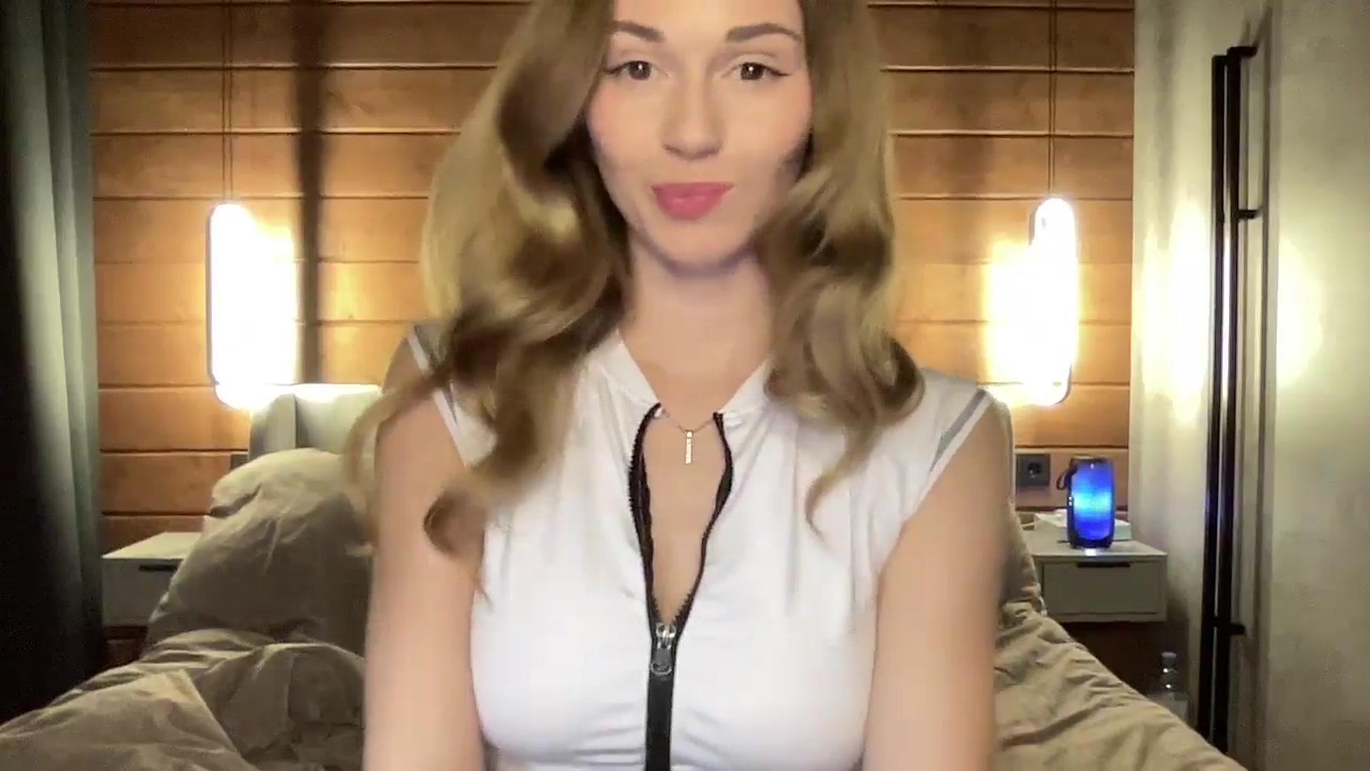 Gallery image thumbnail from UniiqueMilana's myfreecams stream on, 09/30/2025, 15:35 image 6 of 20