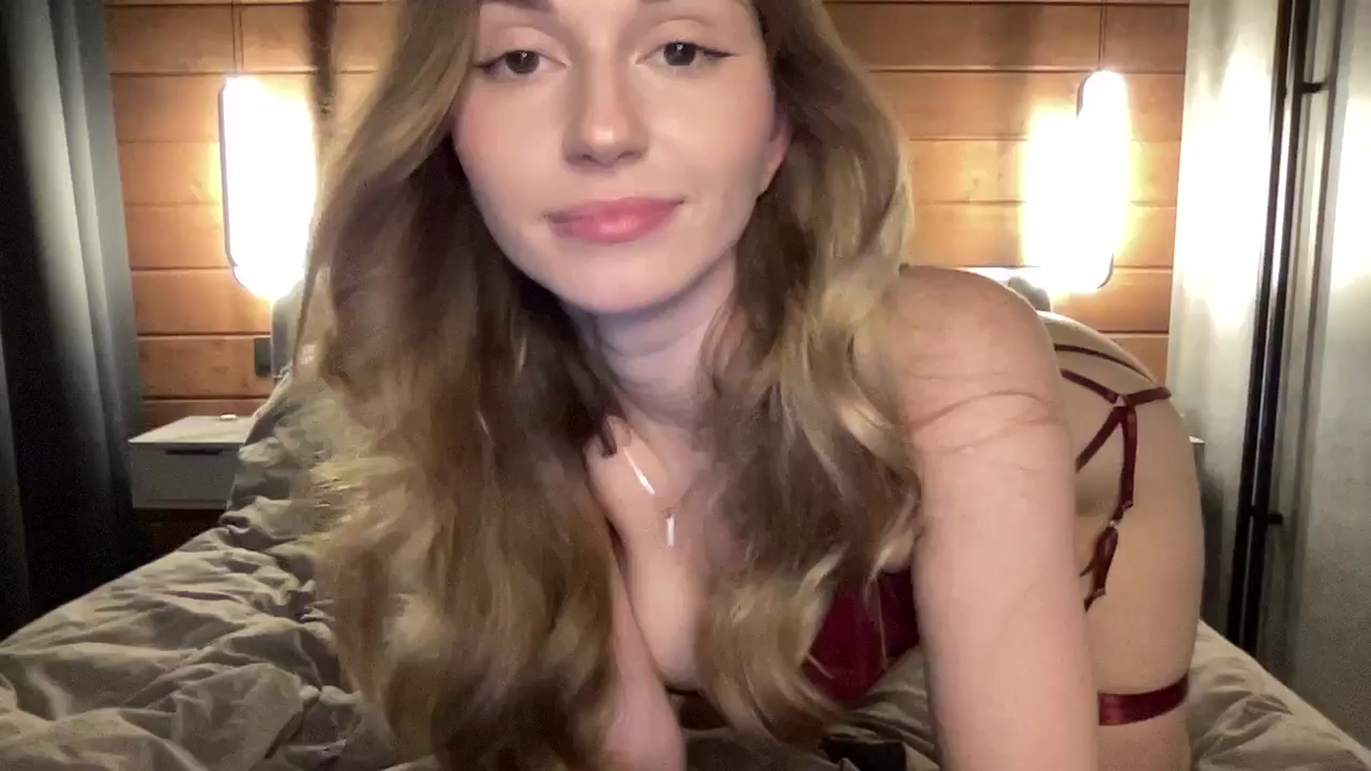 Gallery image thumbnail from UniiqueMilana's myfreecams stream on, 10/14/2025, 15:09 image 9 of 20