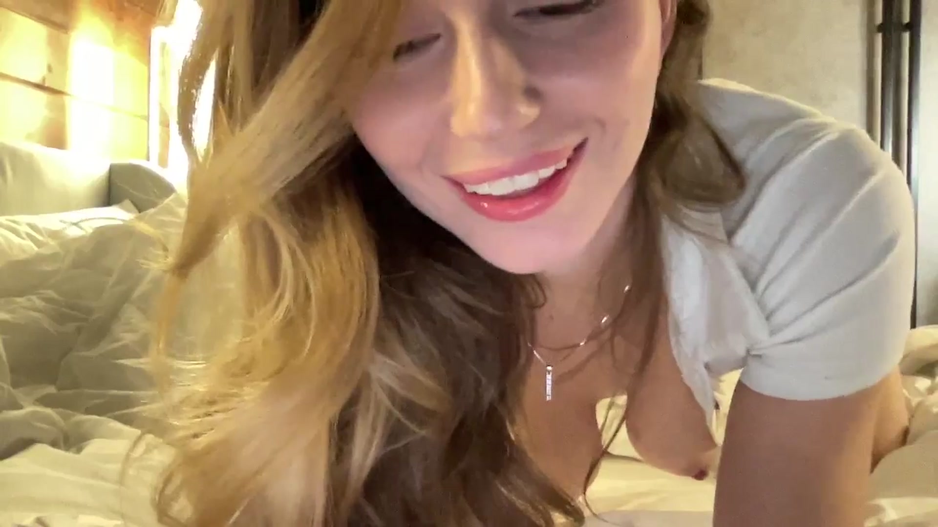 Gallery image thumbnail from UniiqueMilana's myfreecams stream on, 12/10/2025, 16:15 image 6 of 20