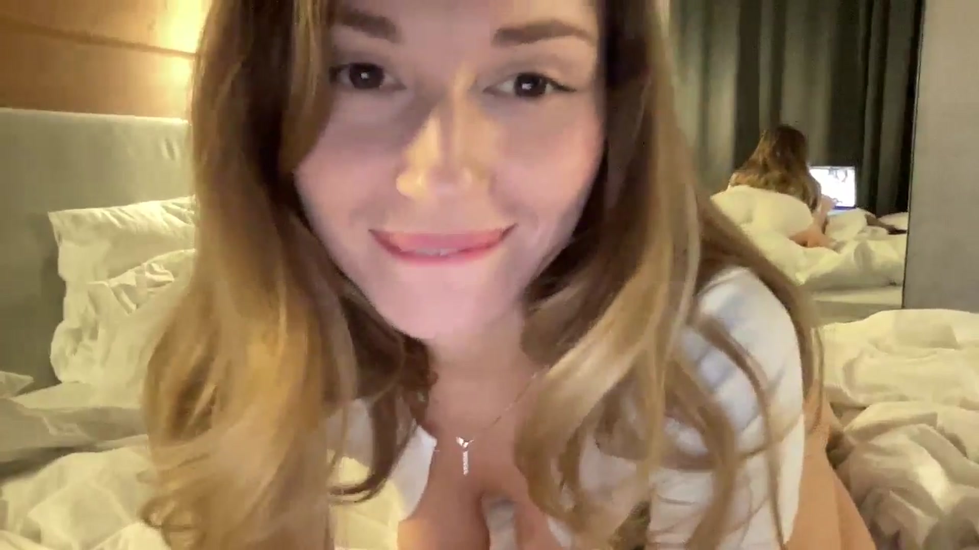 Gallery image thumbnail from UniiqueMilana's myfreecams stream on, 12/10/2025, 16:15 image 15 of 20