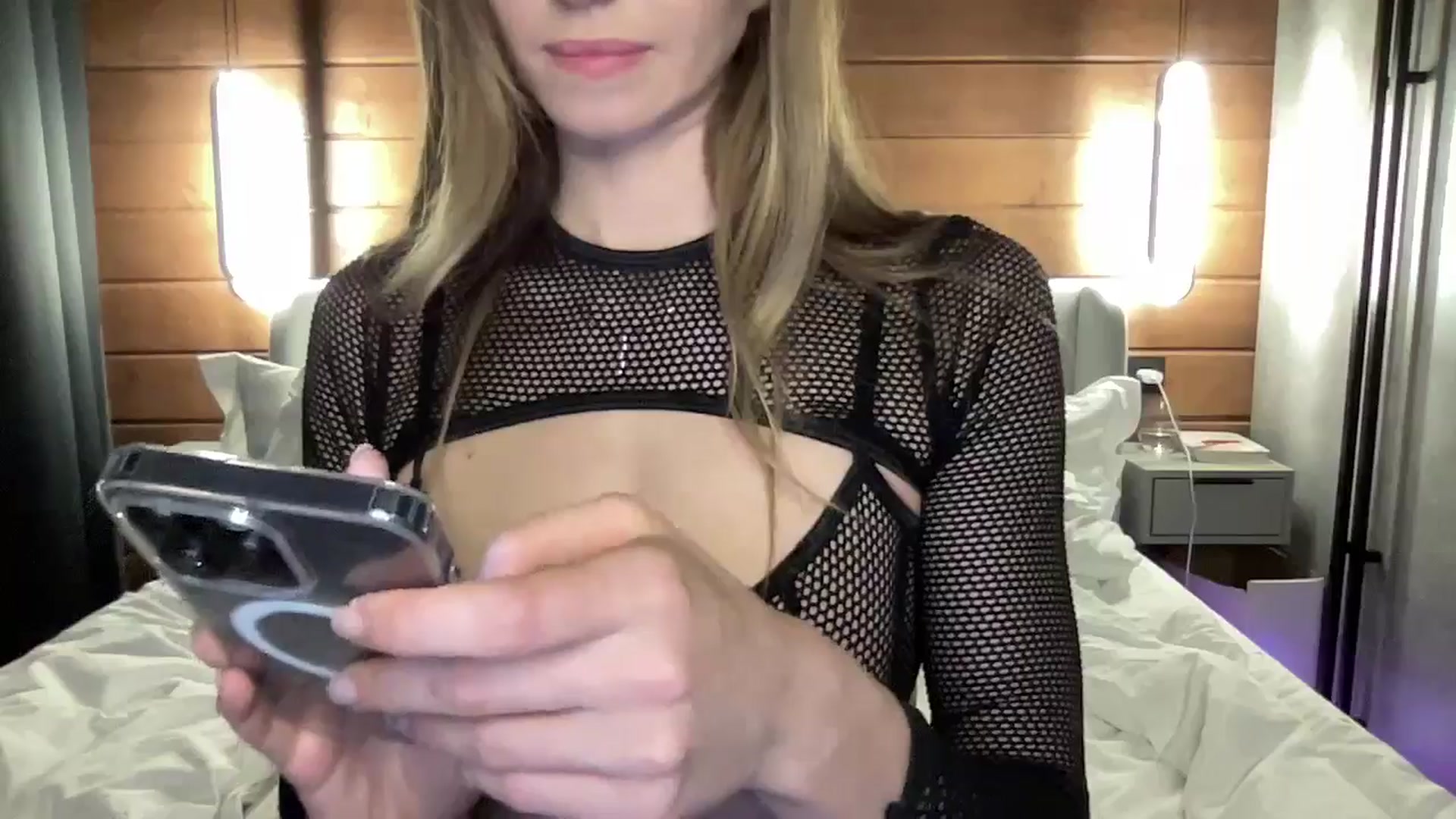 Gallery image thumbnail from UniiqueMilana's myfreecams stream on, 12/15/2025, 16:04 image 6 of 20