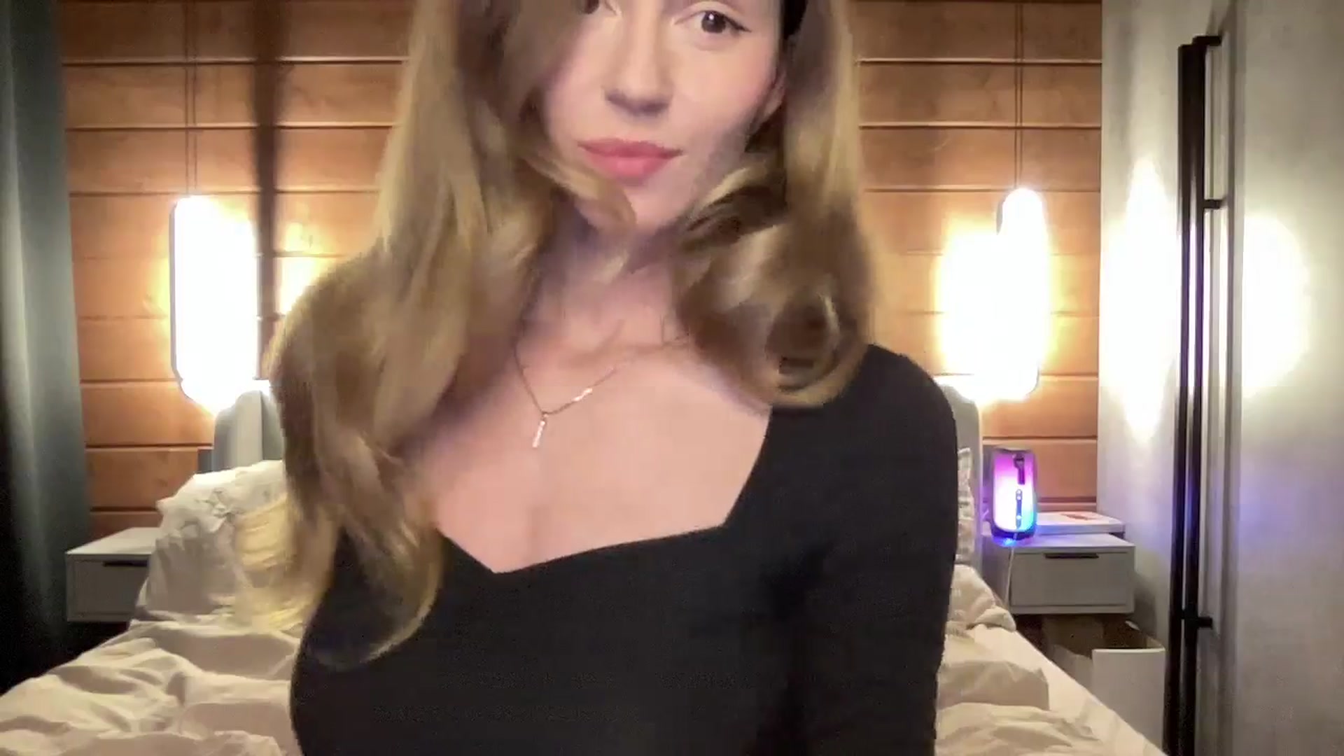 Gallery image thumbnail from UniiqueMilana's myfreecams stream on, 01/06/2026, 19:16 image 17 of 20