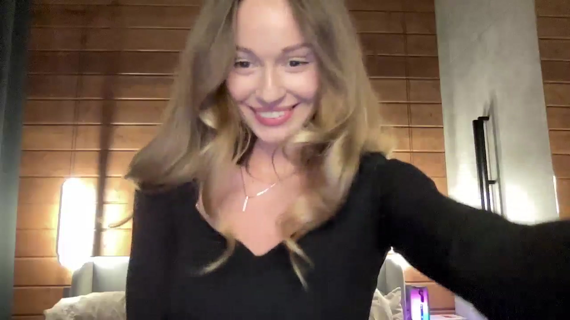 Gallery image thumbnail from UniiqueMilana's myfreecams stream on, 01/06/2026, 19:16 image 7 of 20