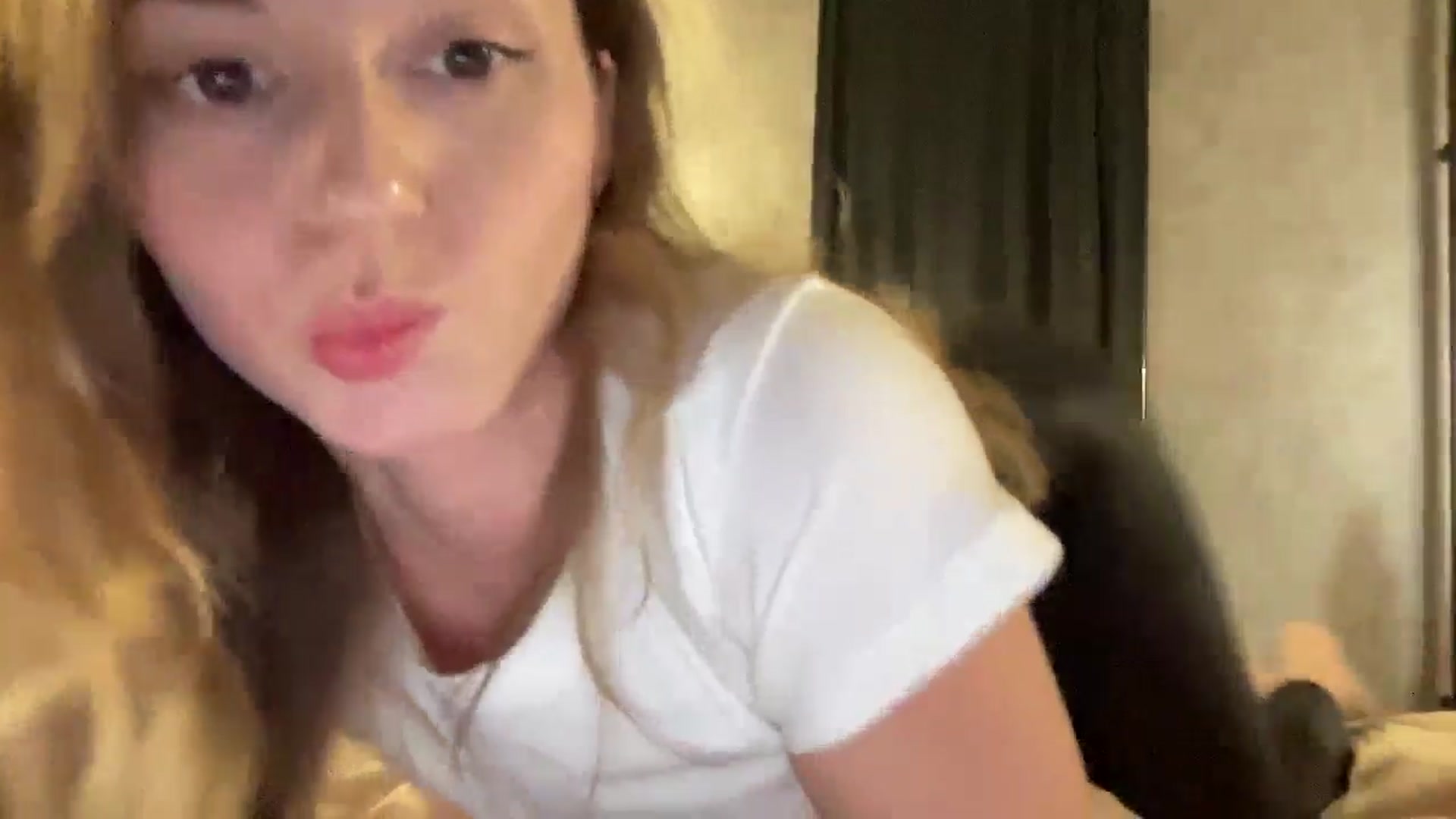 Gallery image thumbnail from UniiqueMilana's myfreecams stream on, 01/09/2026, 18:33 image 18 of 20
