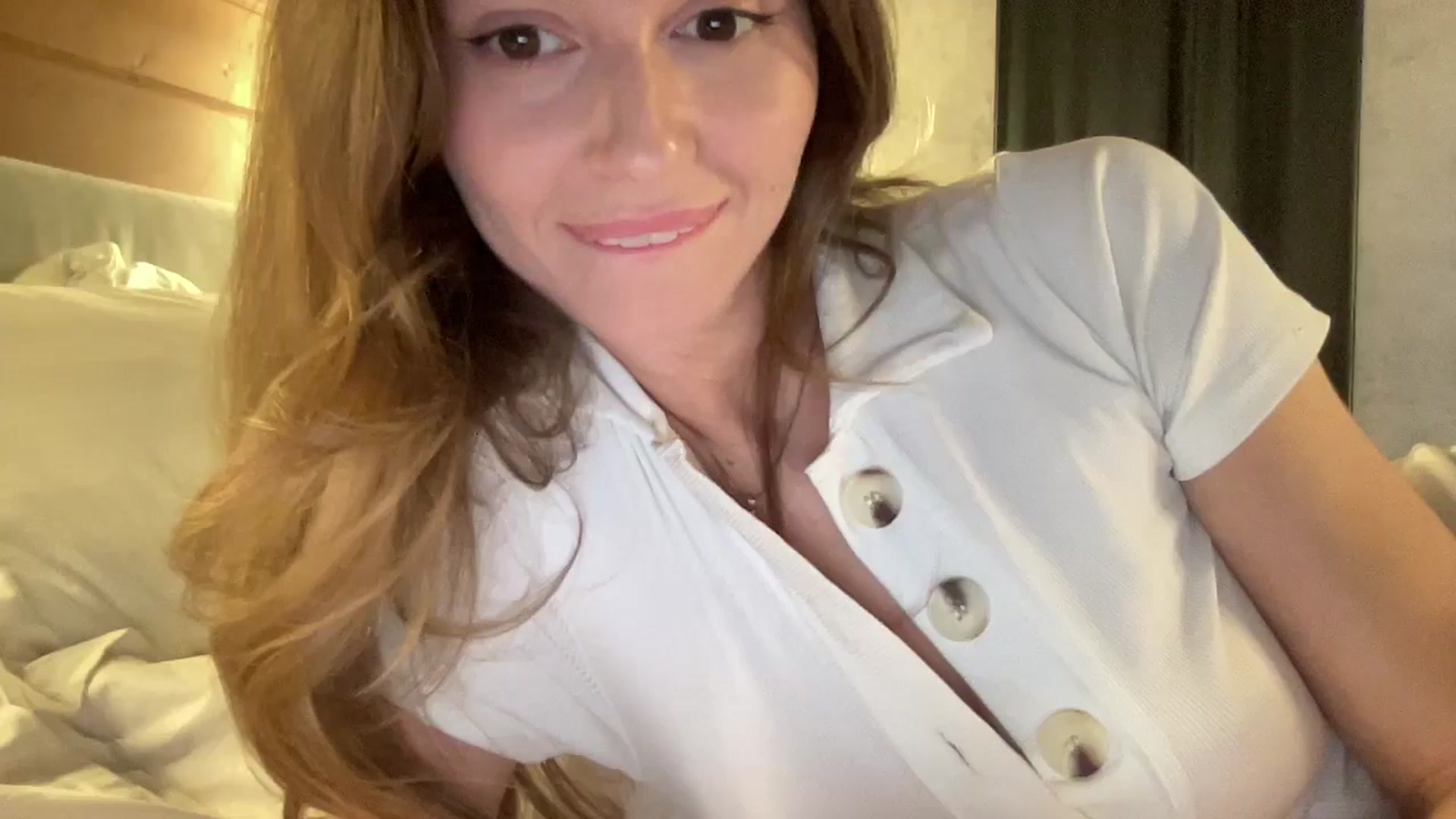 Gallery image thumbnail from UniiqueMilana's myfreecams stream on, 04/26/2026, 17:13 image 18 of 20