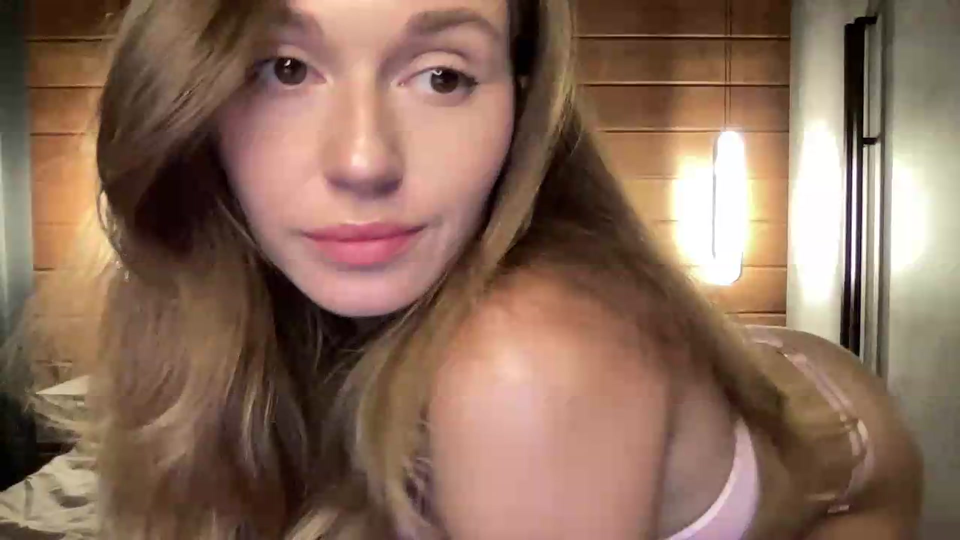 Gallery image thumbnail from UniiqueMilana's myfreecams stream on, 06/11/2026, 19:26 image 11 of 20