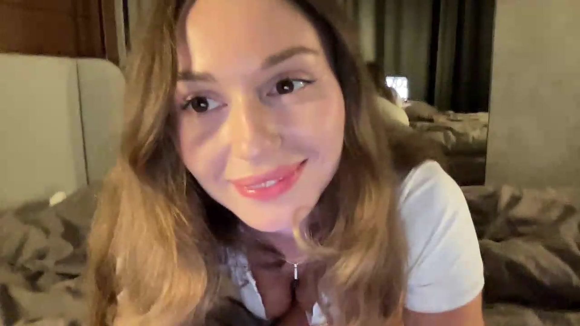 Gallery image thumbnail from UniiqueMilana's myfreecams stream on, 06/14/2026, 19:28 image 12 of 20