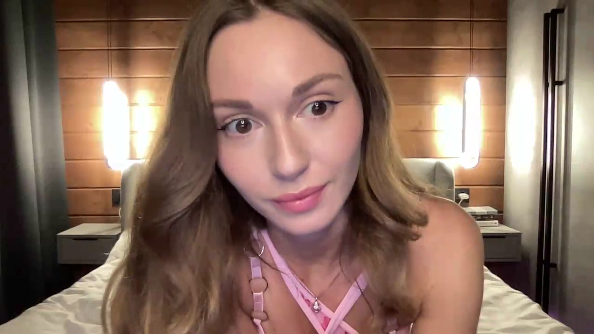 Gallery image thumbnail from UniiqueMilana's myfreecams stream on, 06/28/2026, 19:33 image 4 of 20