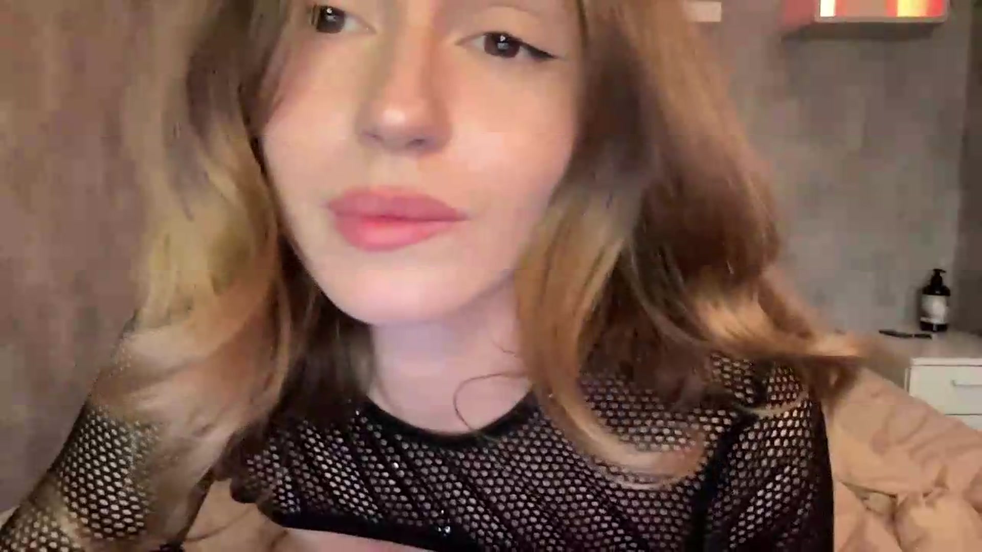Gallery image thumbnail from UniiqueMilana's myfreecams stream on, 07/14/2026, 18:43 image 9 of 20