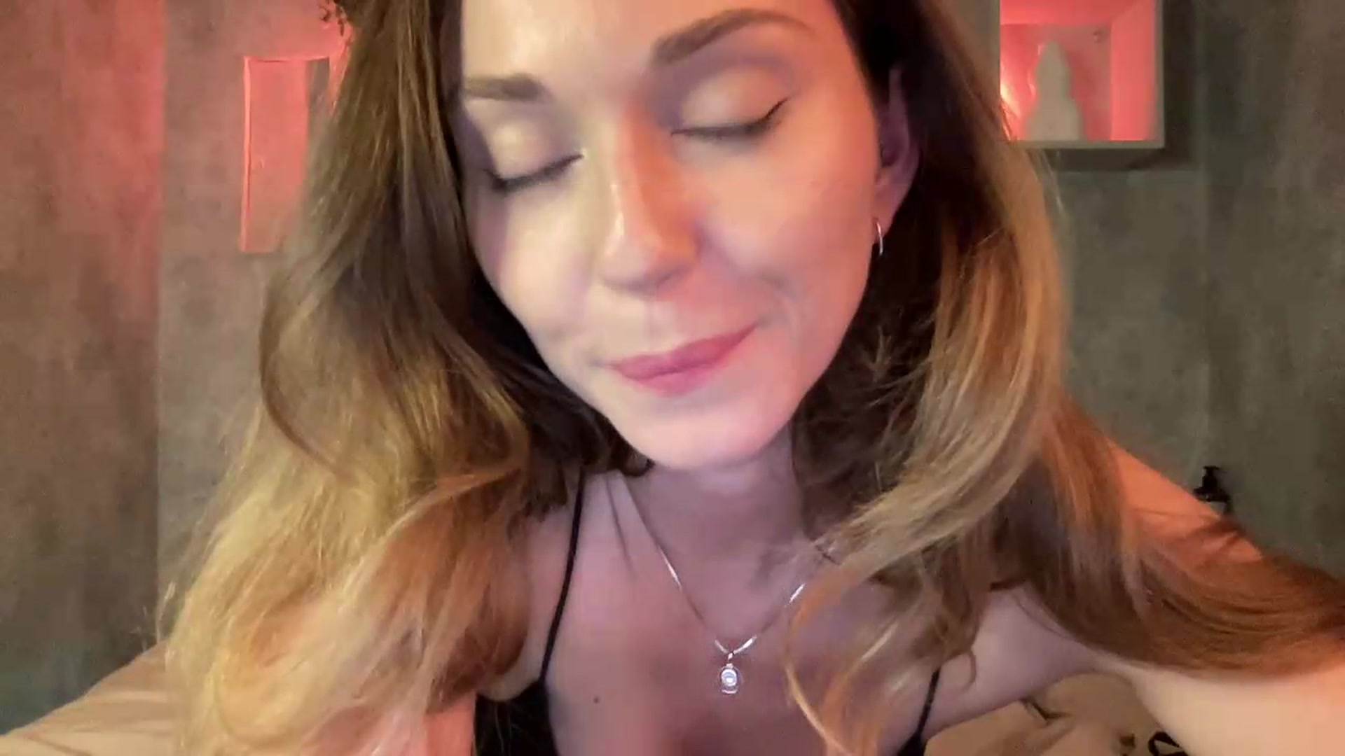 Gallery image thumbnail from UniiqueMilana's myfreecams stream on, 08/02/2026, 19:08 image 17 of 20