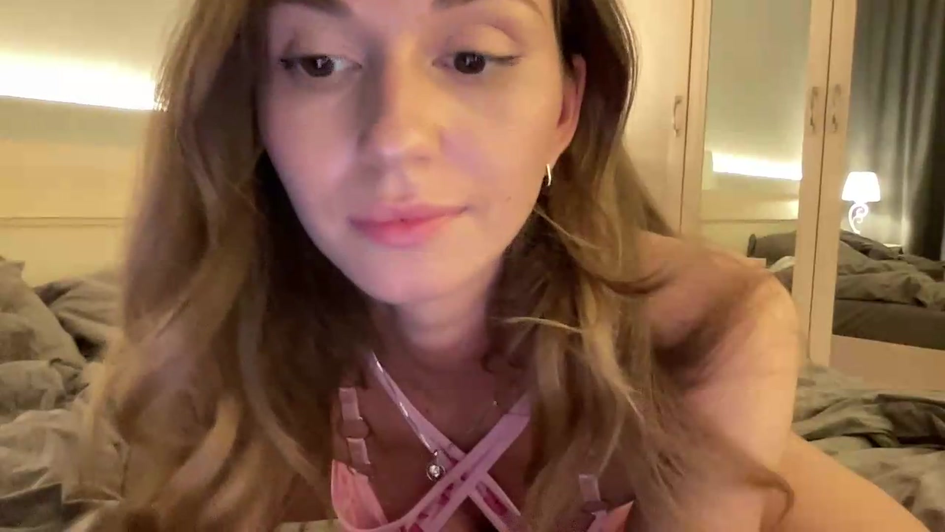 Gallery image thumbnail from UniiqueMilana's myfreecams stream on, 08/20/2026, 20:09 image 16 of 20