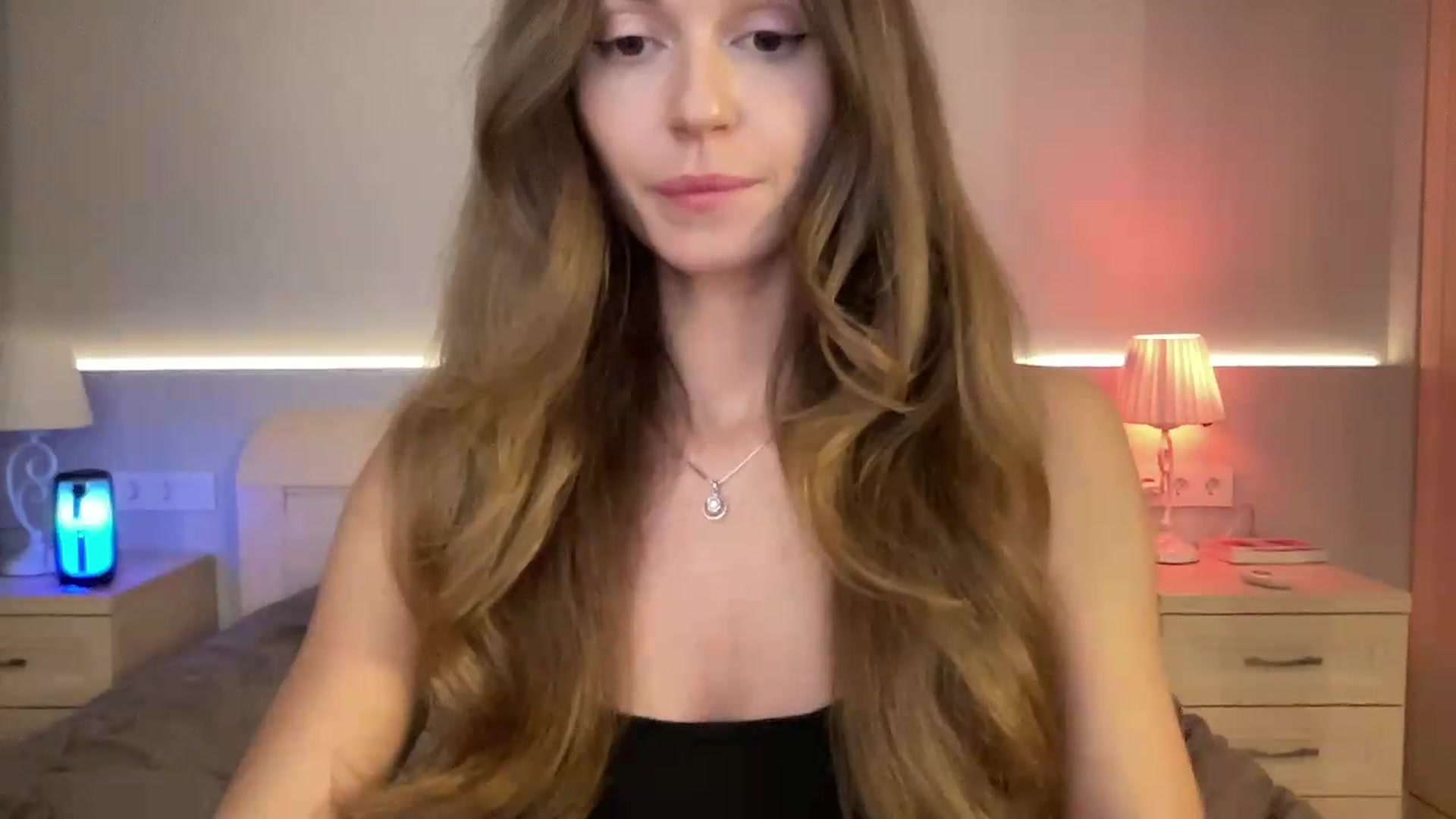 Gallery image thumbnail from UniiqueMilana's myfreecams stream on, 09/12/2026, 20:27 image 16 of 20