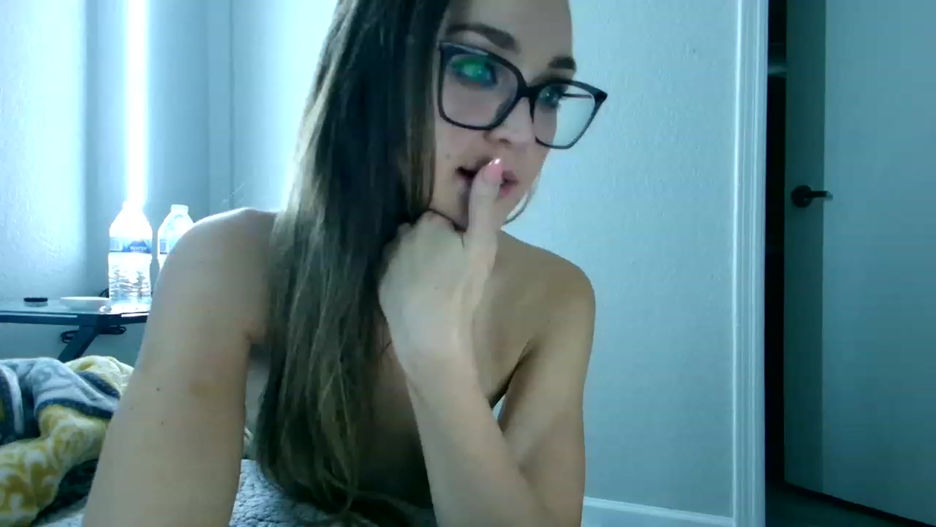 Gallery image thumbnail from UniqueAnita1's myfreecams stream on, 12/30/2022, 08:36 image 14 of 20