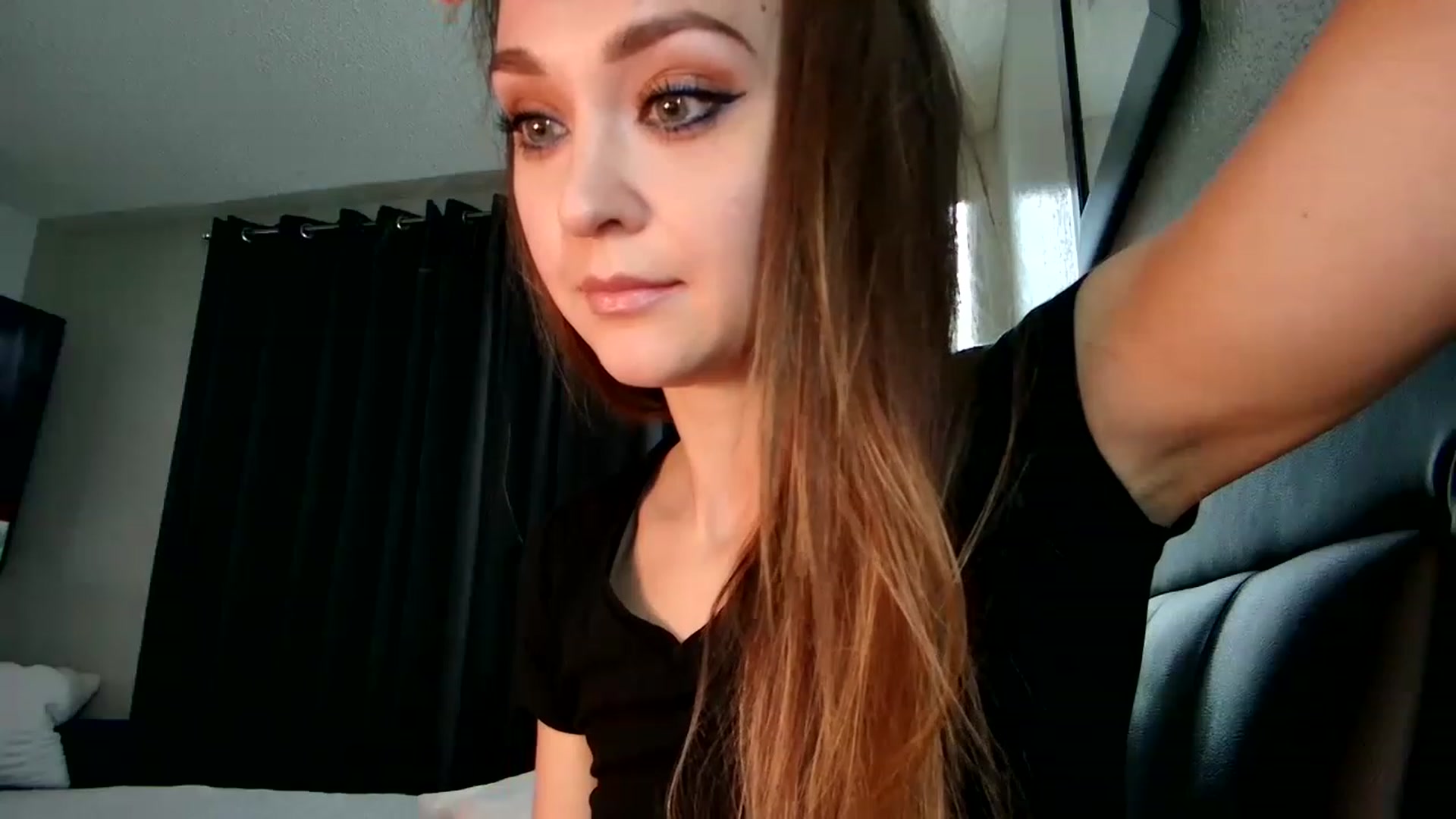 Gallery image thumbnail from UniqueAnita1's myfreecams stream on, 01/05/2023, 06:21 image 4 of 20