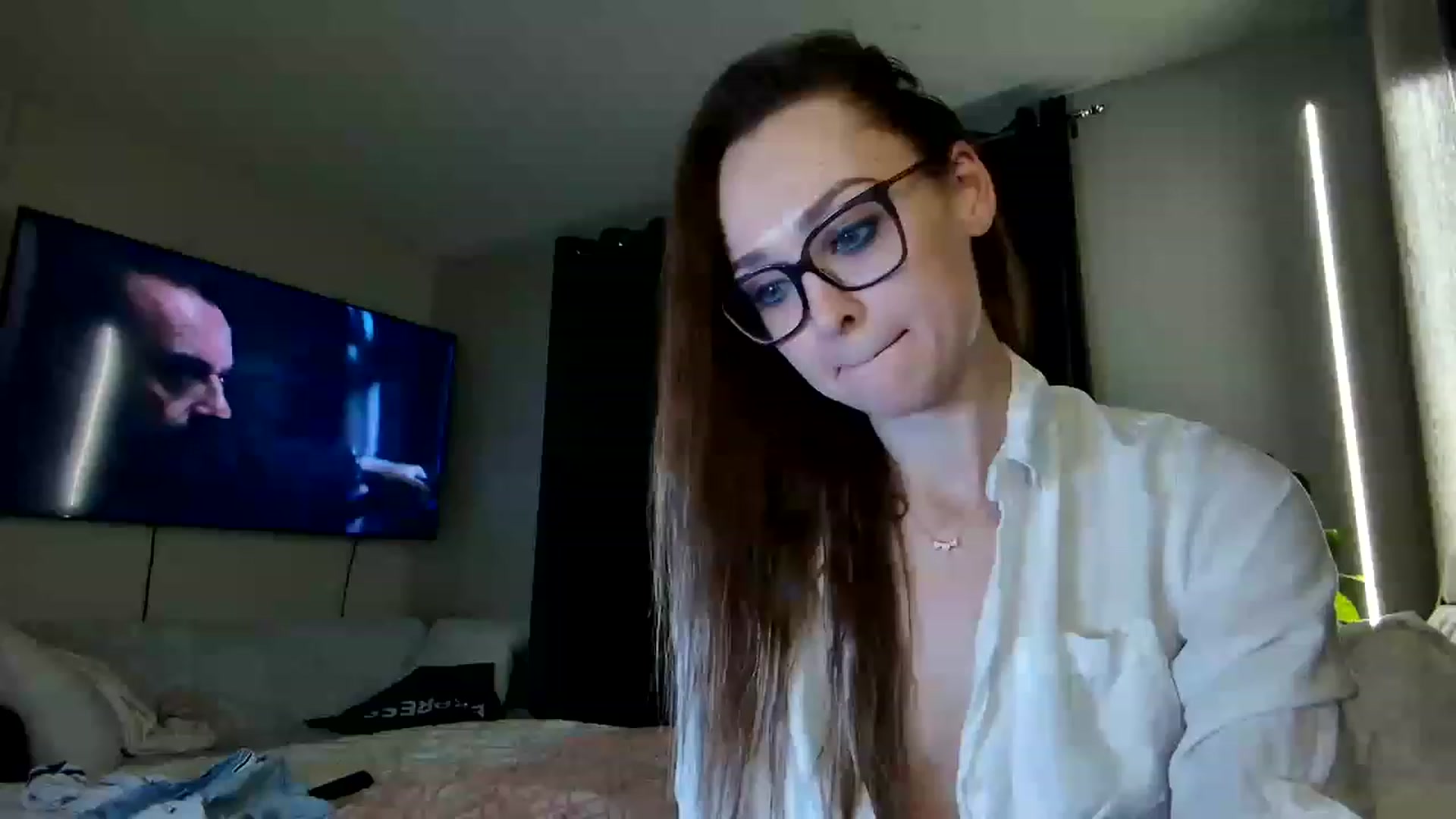 Gallery image thumbnail from UniqueAnita1's myfreecams stream on, 02/21/2023, 08:32 image 14 of 20