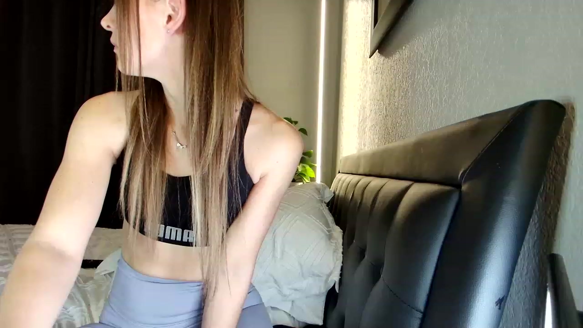 Gallery image thumbnail from UniqueAnita1's myfreecams stream on, 02/24/2023, 06:30 image 7 of 20