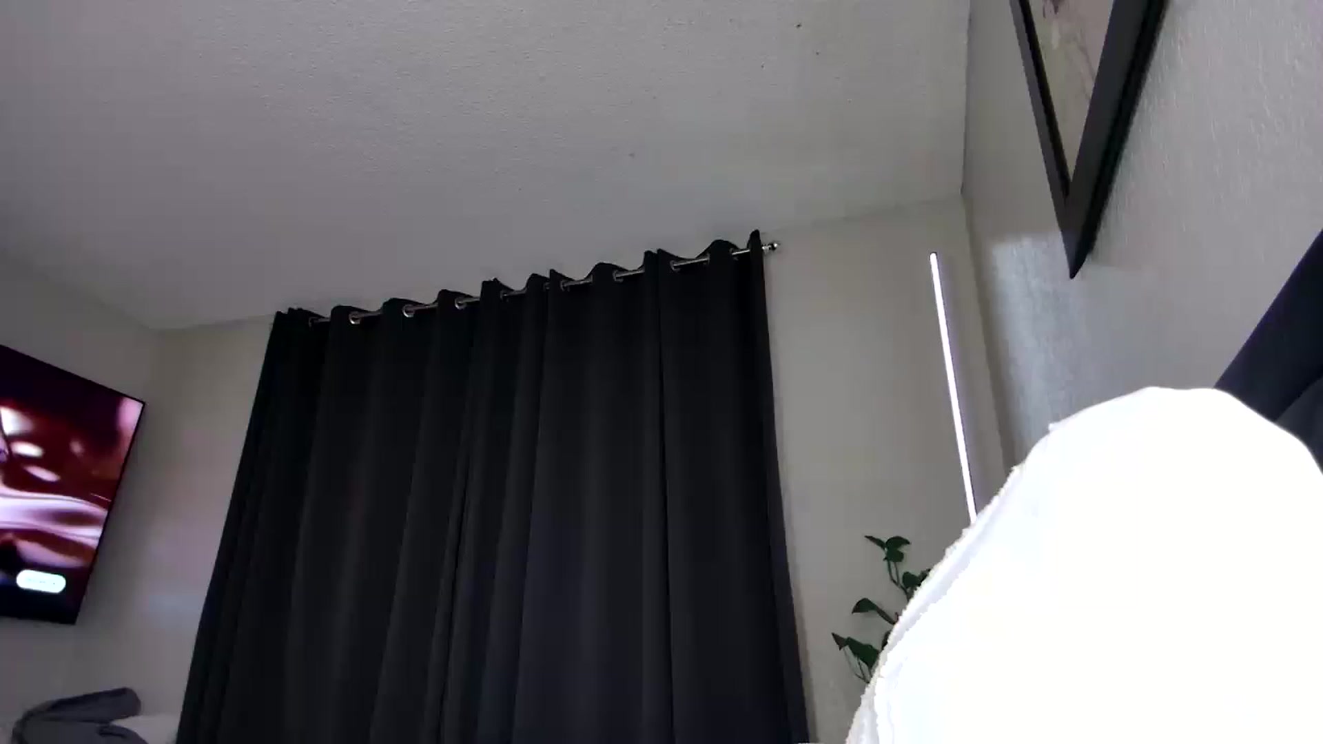 Gallery image thumbnail from UniqueAnita1's myfreecams stream on, 03/05/2023, 05:21 image 11 of 20