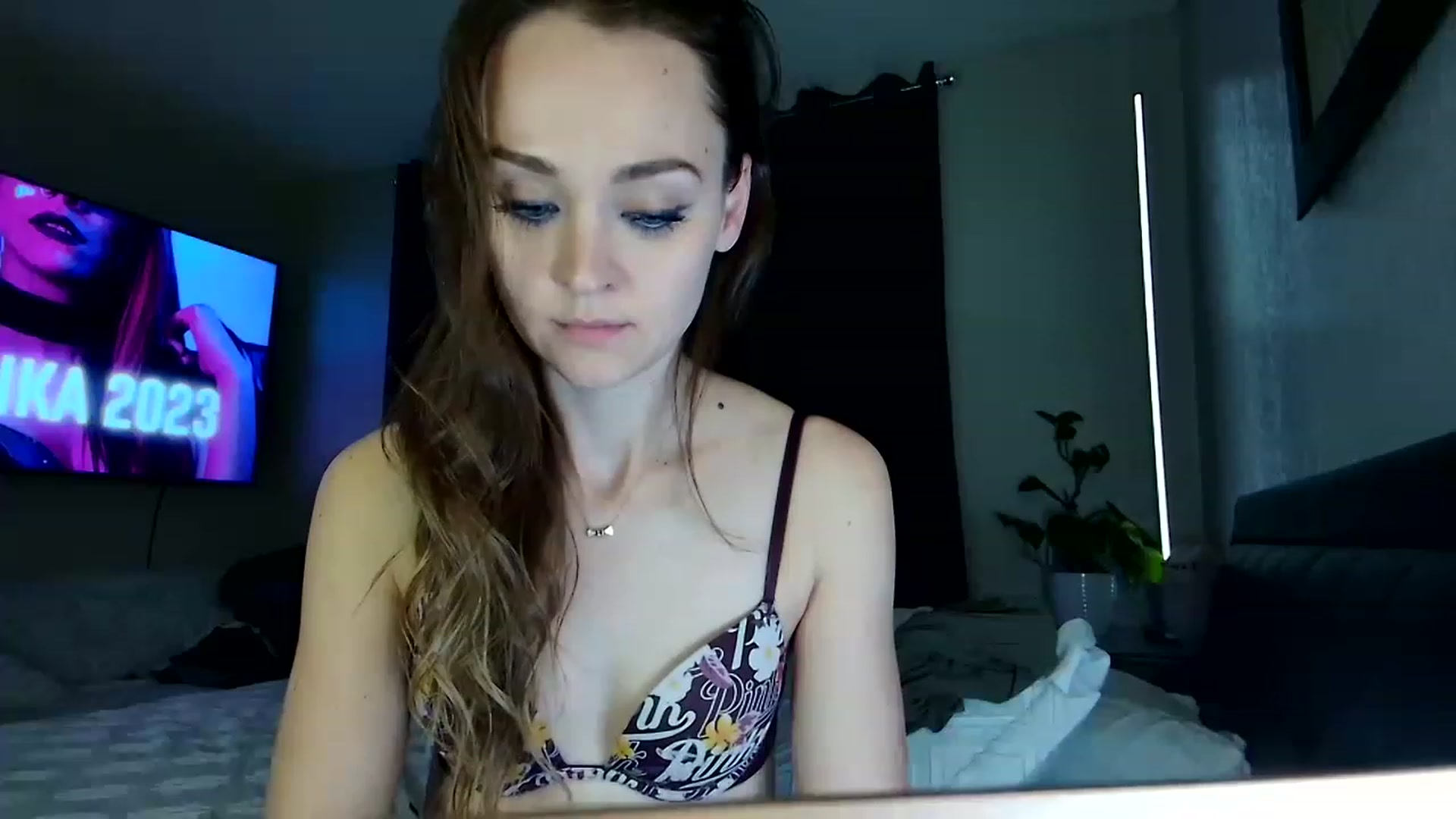 Gallery image thumbnail from UniqueAnita1's myfreecams stream on, 03/05/2023, 08:22 image 16 of 20