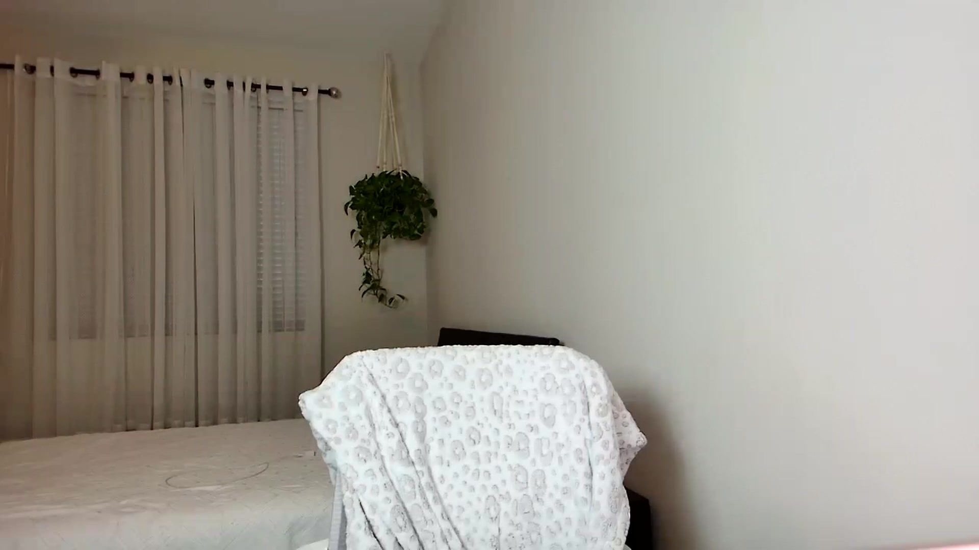 Gallery image thumbnail from UniqueAnita1's myfreecams stream on, 08/19/2023, 07:22 image 10 of 20