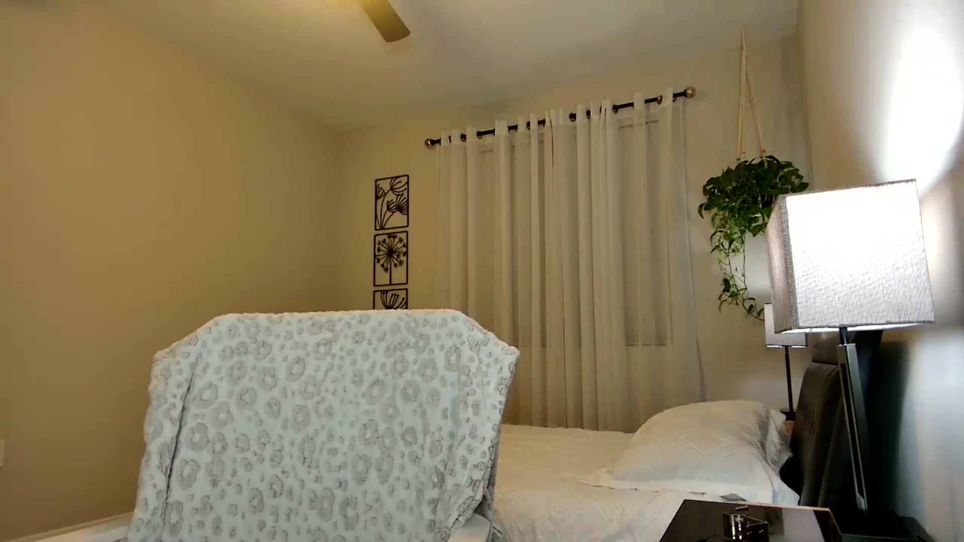 Gallery image thumbnail from UniqueAnita1's myfreecams stream on, 08/20/2023, 04:44 image 6 of 20