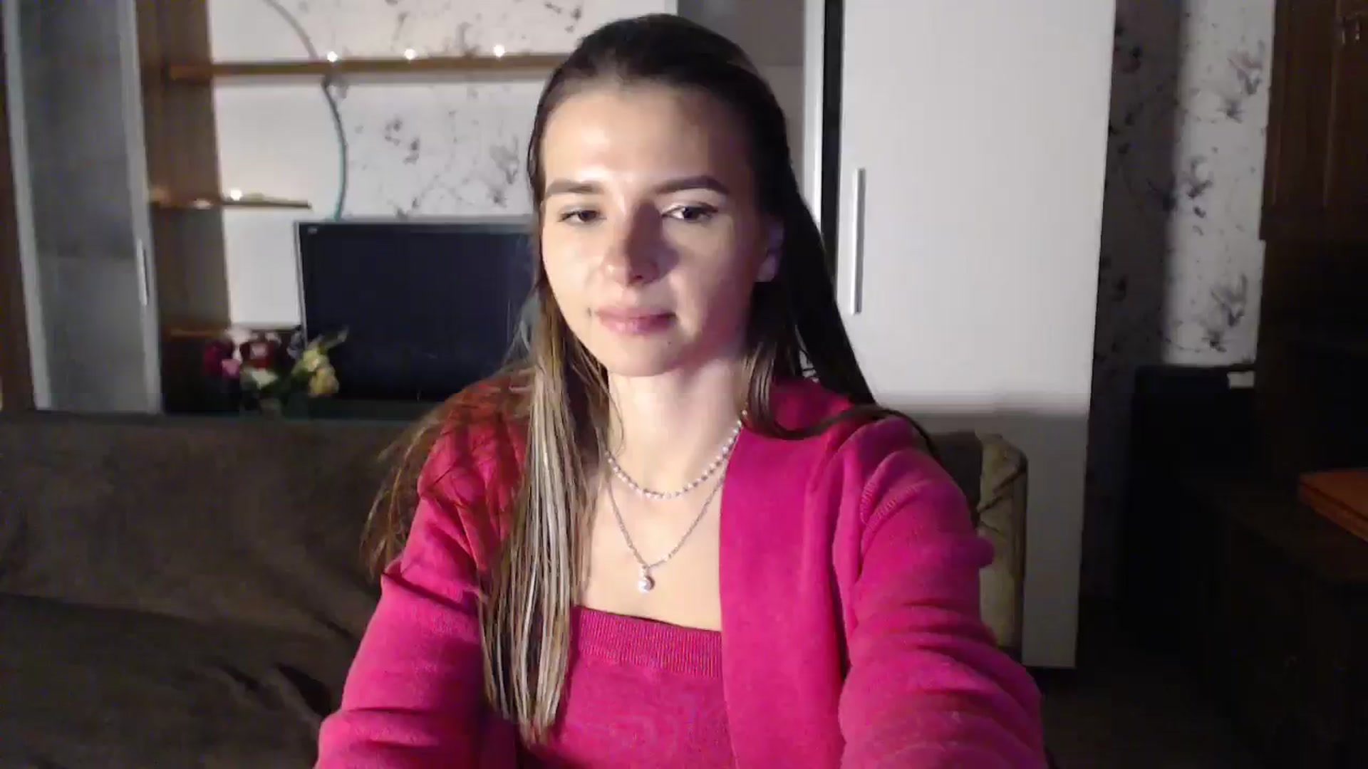 Gallery image thumbnail from Univers's myfreecams stream on, 10/14/2024, 23:46 image 2 of 20