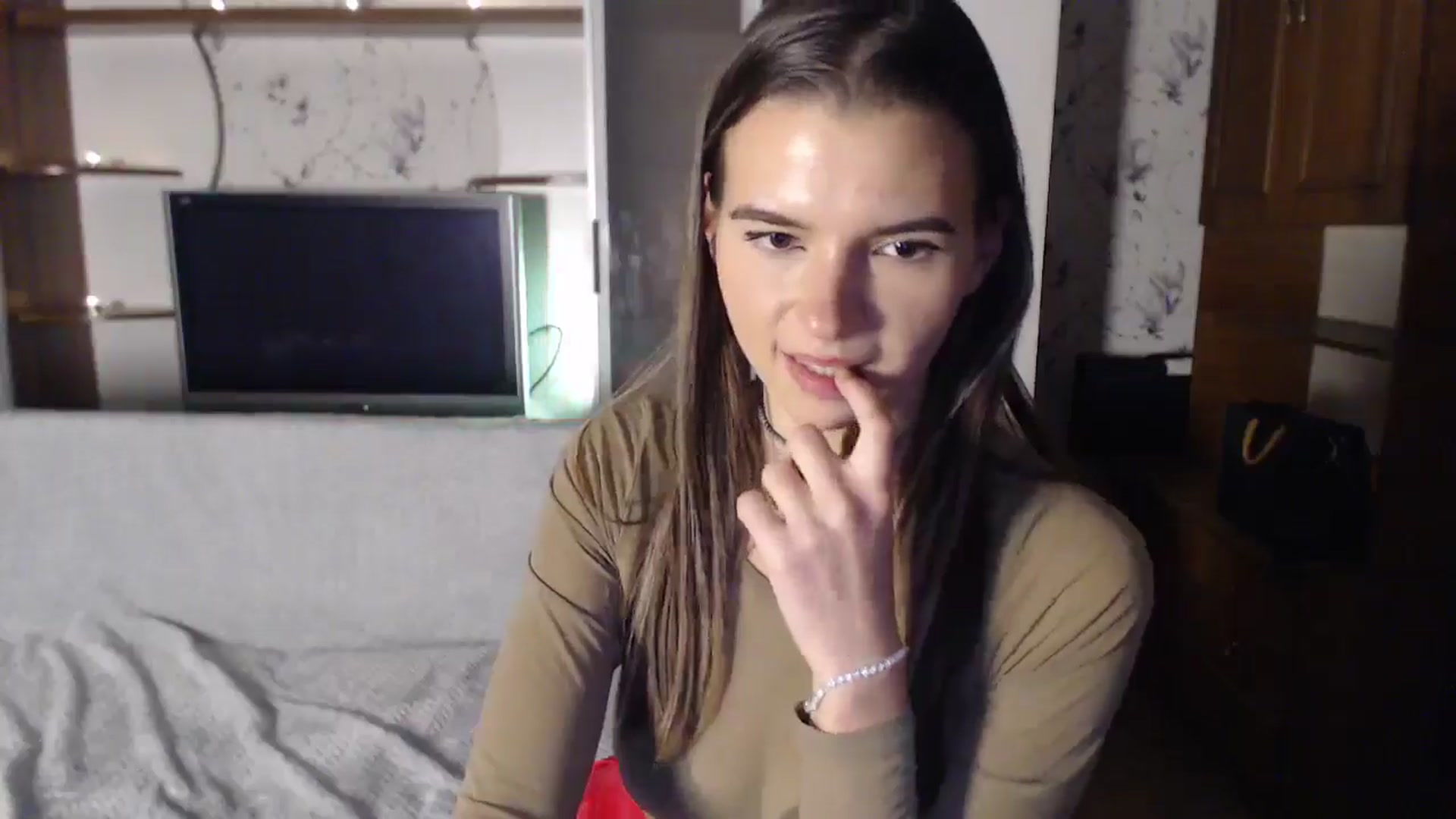 Gallery image thumbnail from Univers's myfreecams stream on, 10/18/2024, 22:51 image 15 of 20