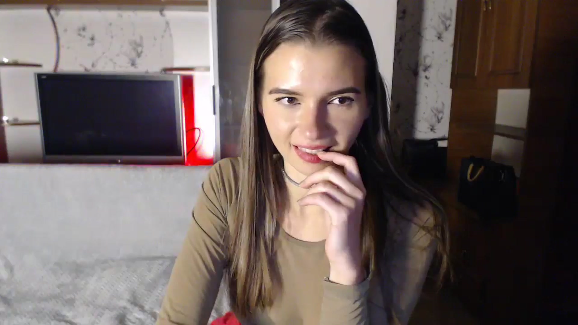 Gallery image thumbnail from Univers's myfreecams stream on, 10/19/2024, 24:09 image 9 of 20
