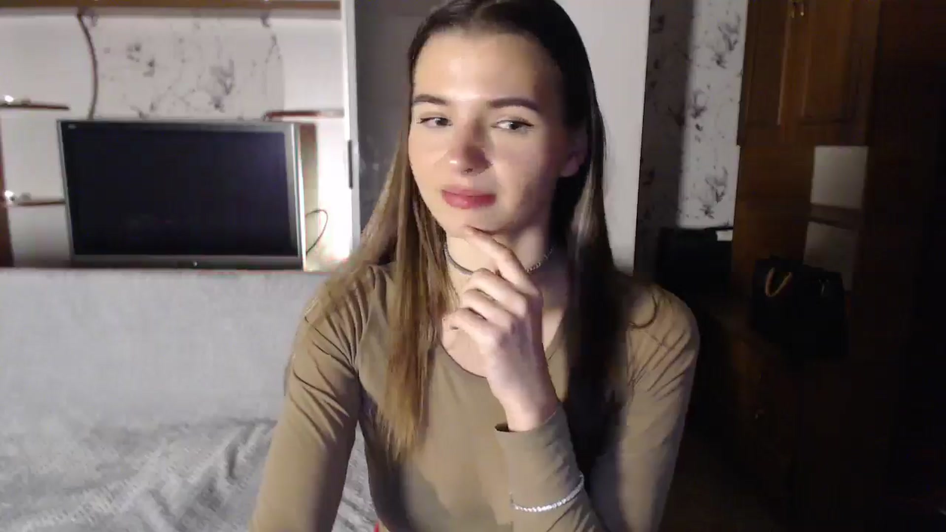 Gallery image thumbnail from Univers's myfreecams stream on, 10/19/2024, 24:09 image 4 of 20