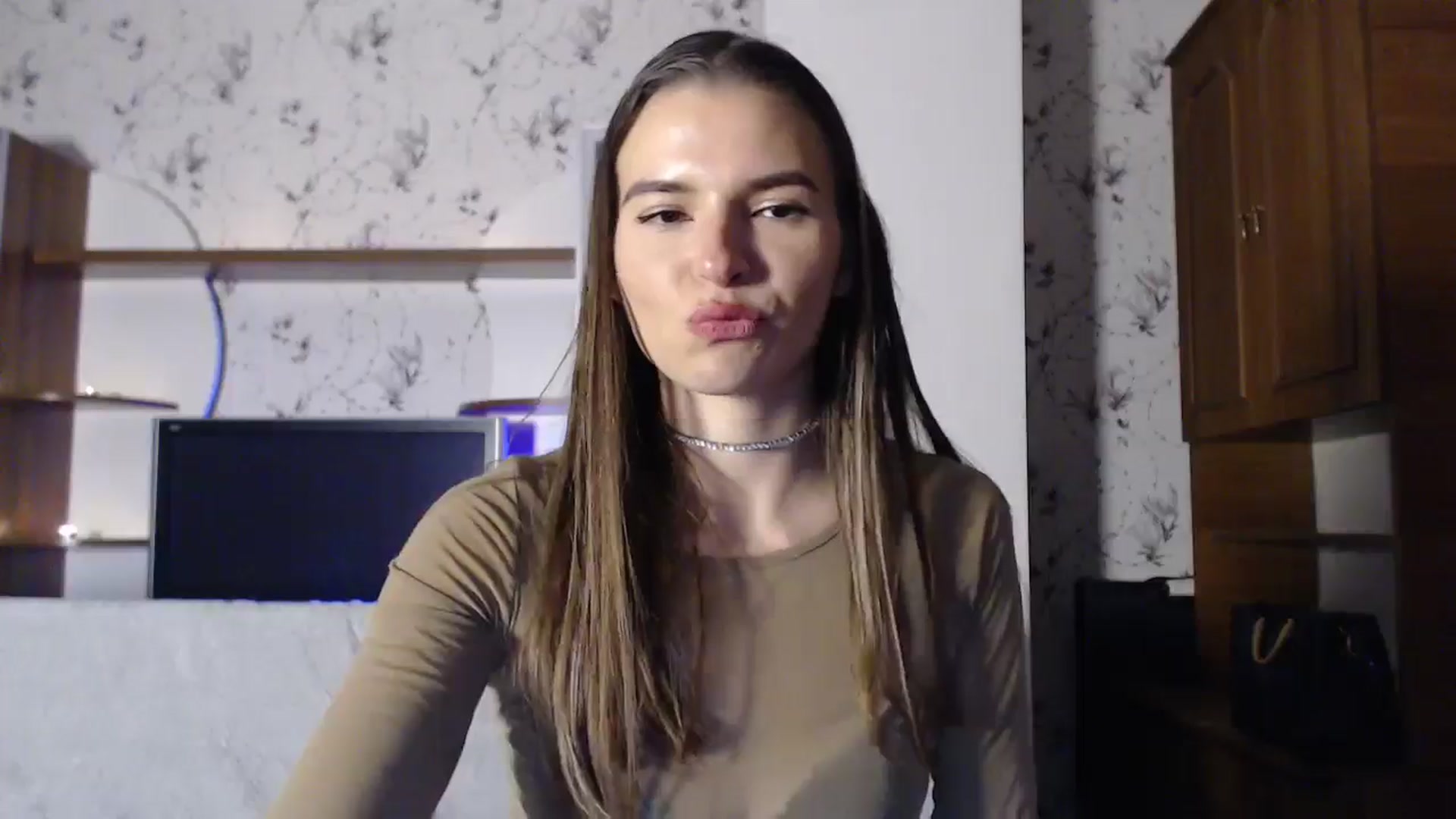 Gallery image thumbnail from Univers's myfreecams stream on, 10/19/2024, 02:17 image 17 of 20
