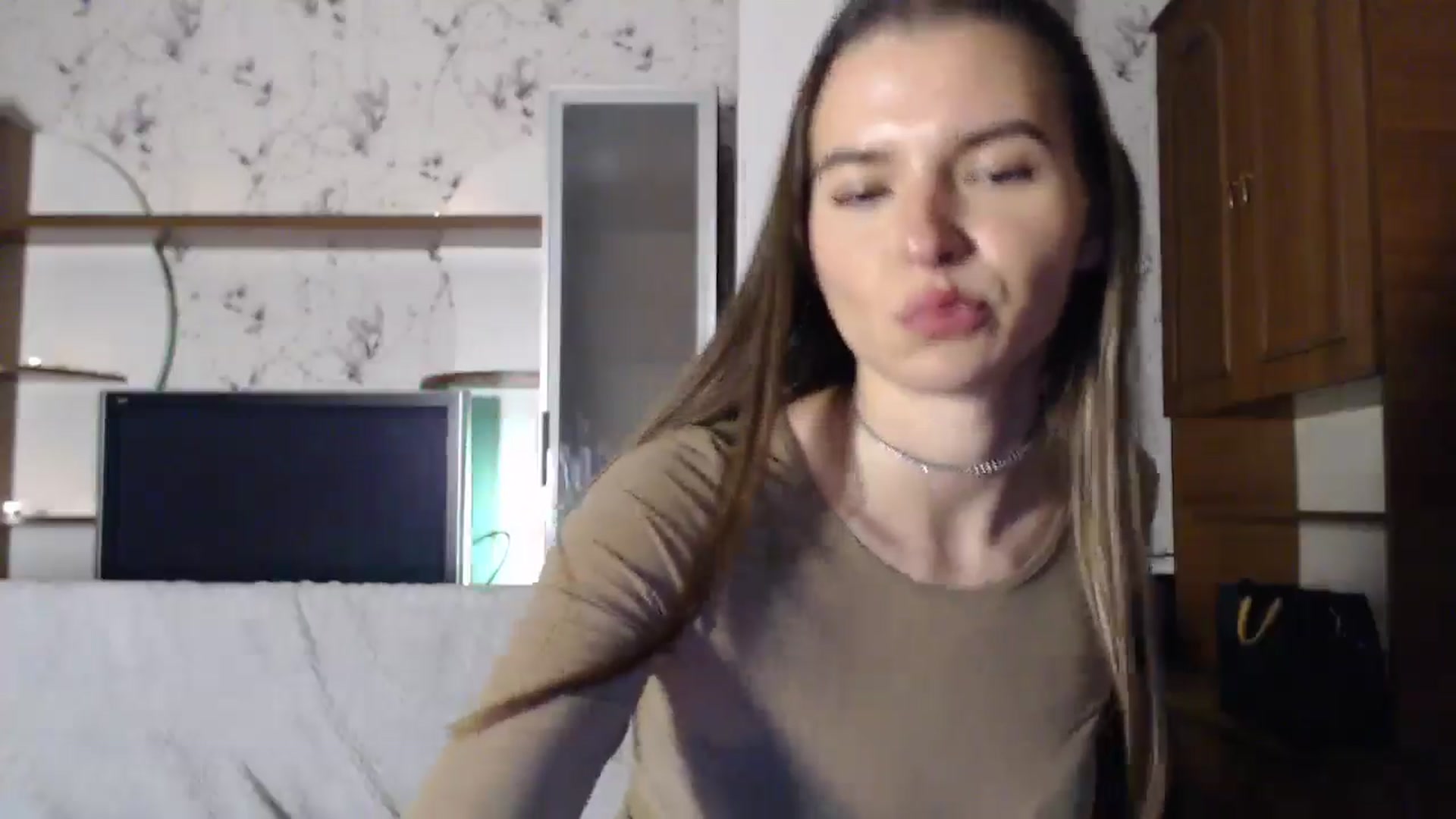 Gallery image thumbnail from Univers's myfreecams stream on, 10/19/2024, 02:17 image 14 of 20