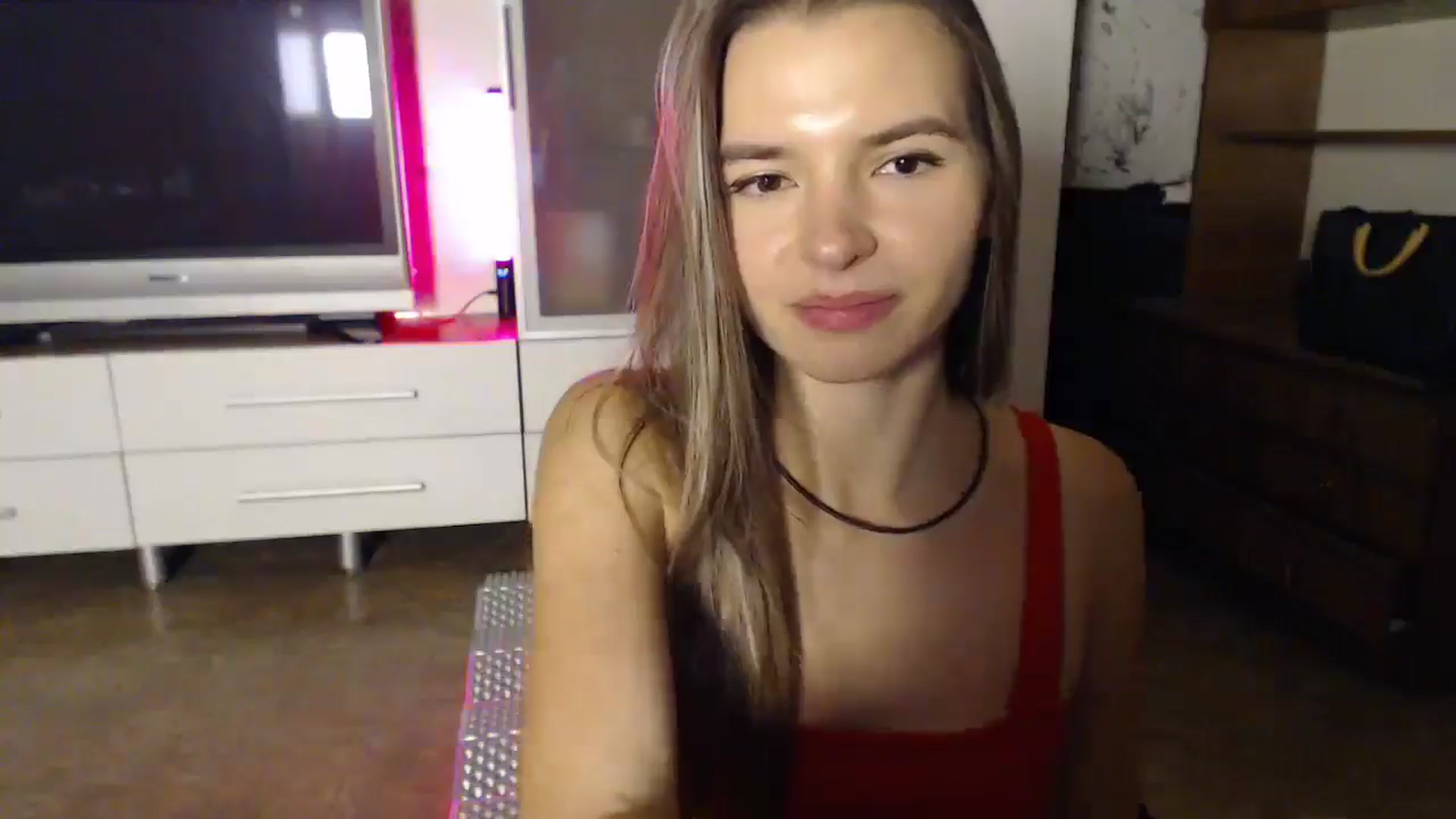Gallery image thumbnail from Univers's myfreecams stream on, 10/20/2024, 24:06 image 7 of 20