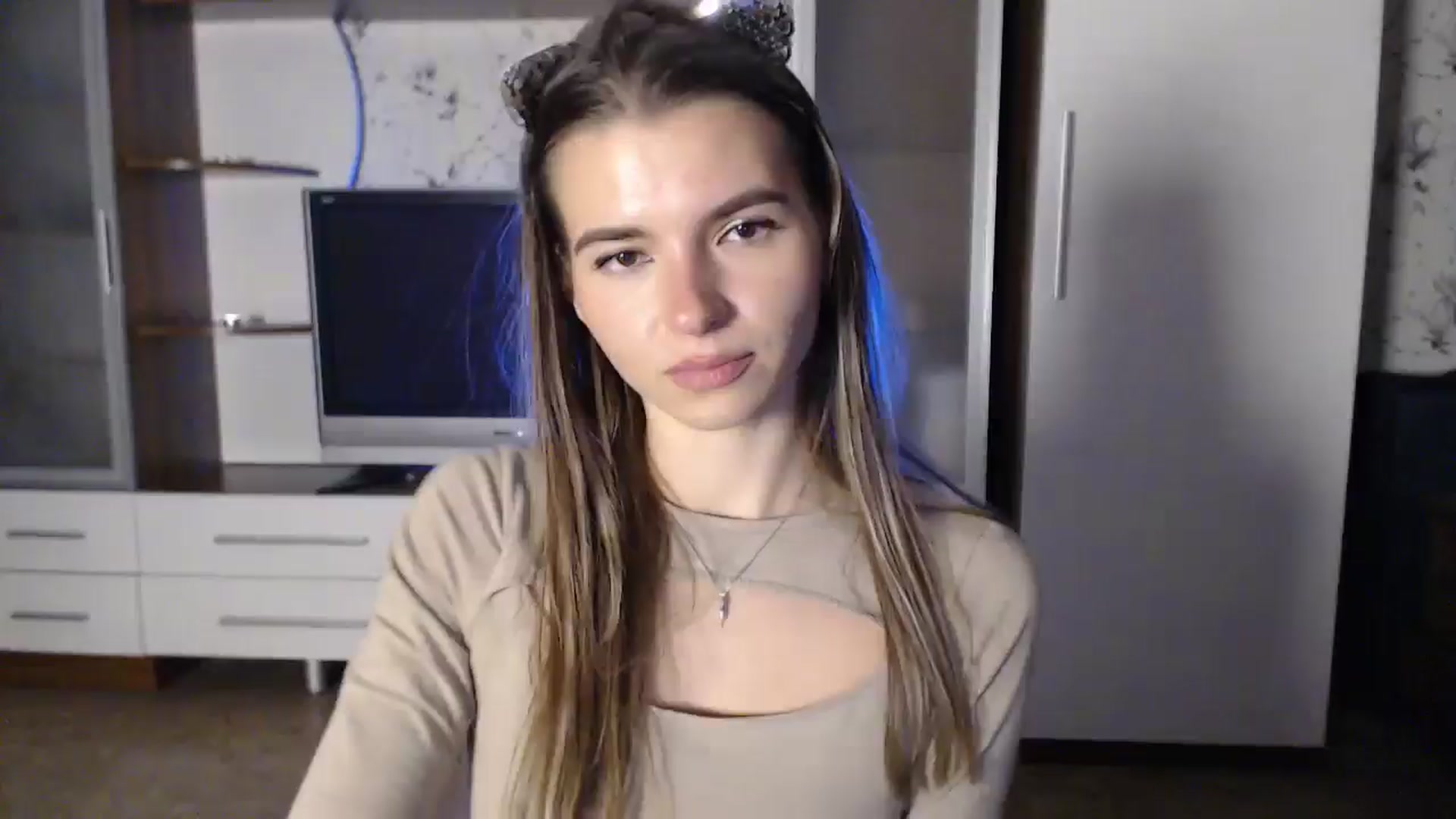 Gallery image thumbnail from Univers's myfreecams stream on, 10/25/2024, 24:12 image 1 of 20