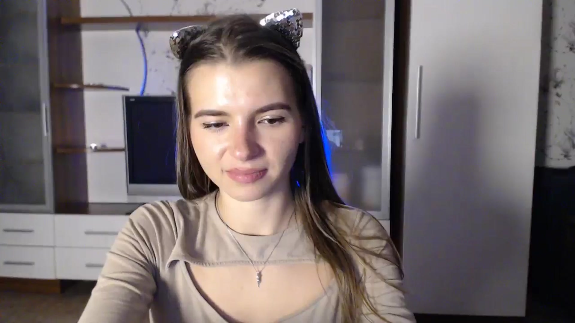 Gallery image thumbnail from Univers's myfreecams stream on, 10/25/2024, 24:12 image 7 of 20