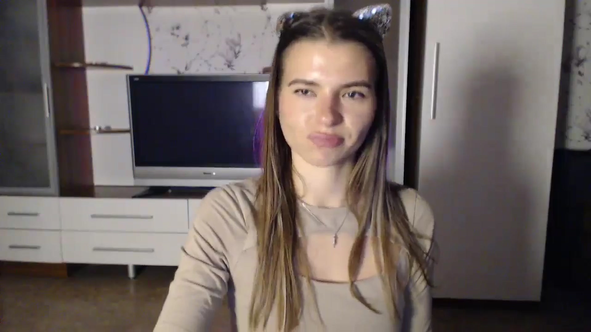 Gallery image thumbnail from Univers's myfreecams stream on, 10/25/2024, 24:12 image 16 of 20