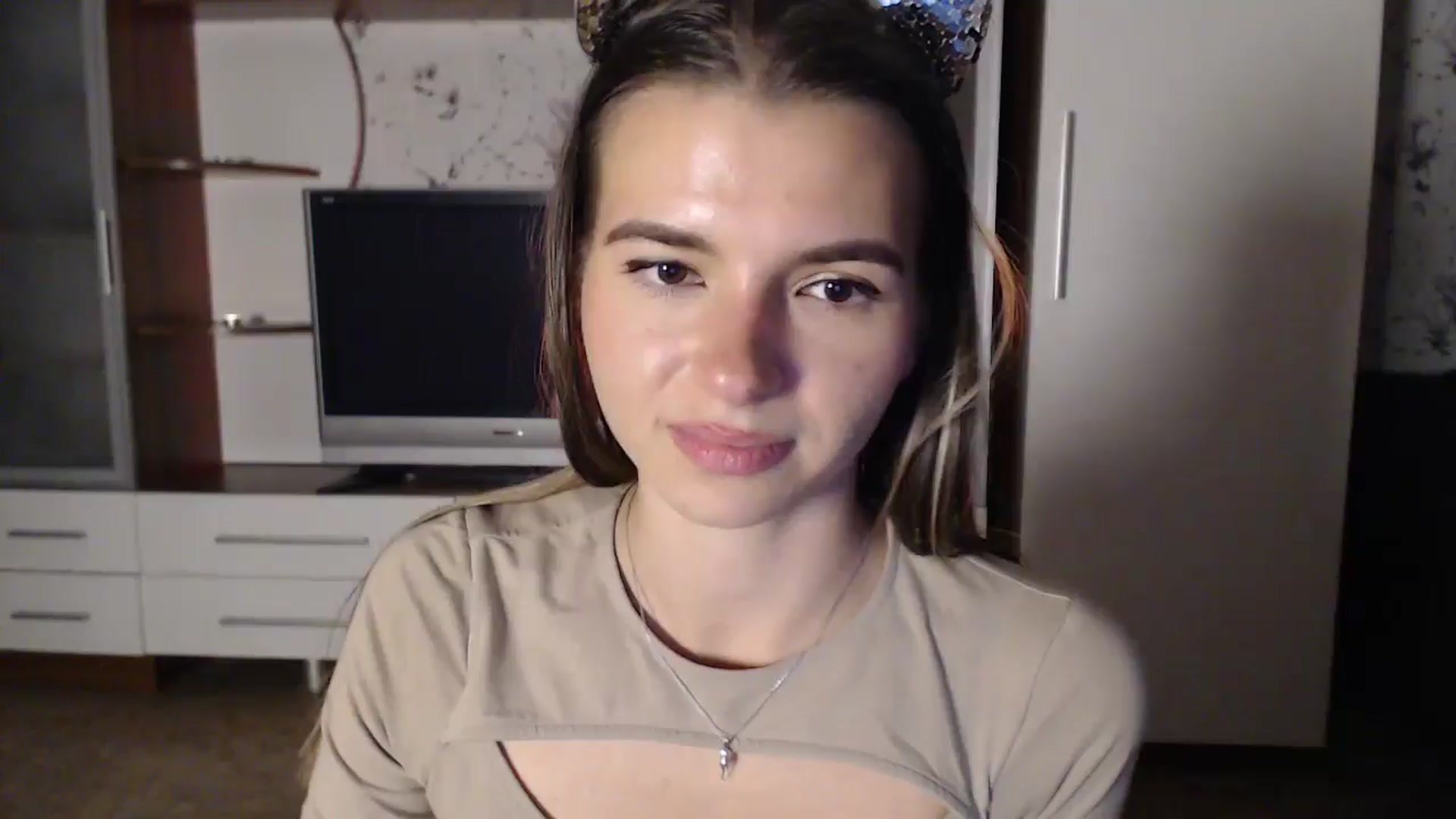 Gallery image thumbnail from Univers's myfreecams stream on, 10/25/2024, 24:12 image 3 of 20