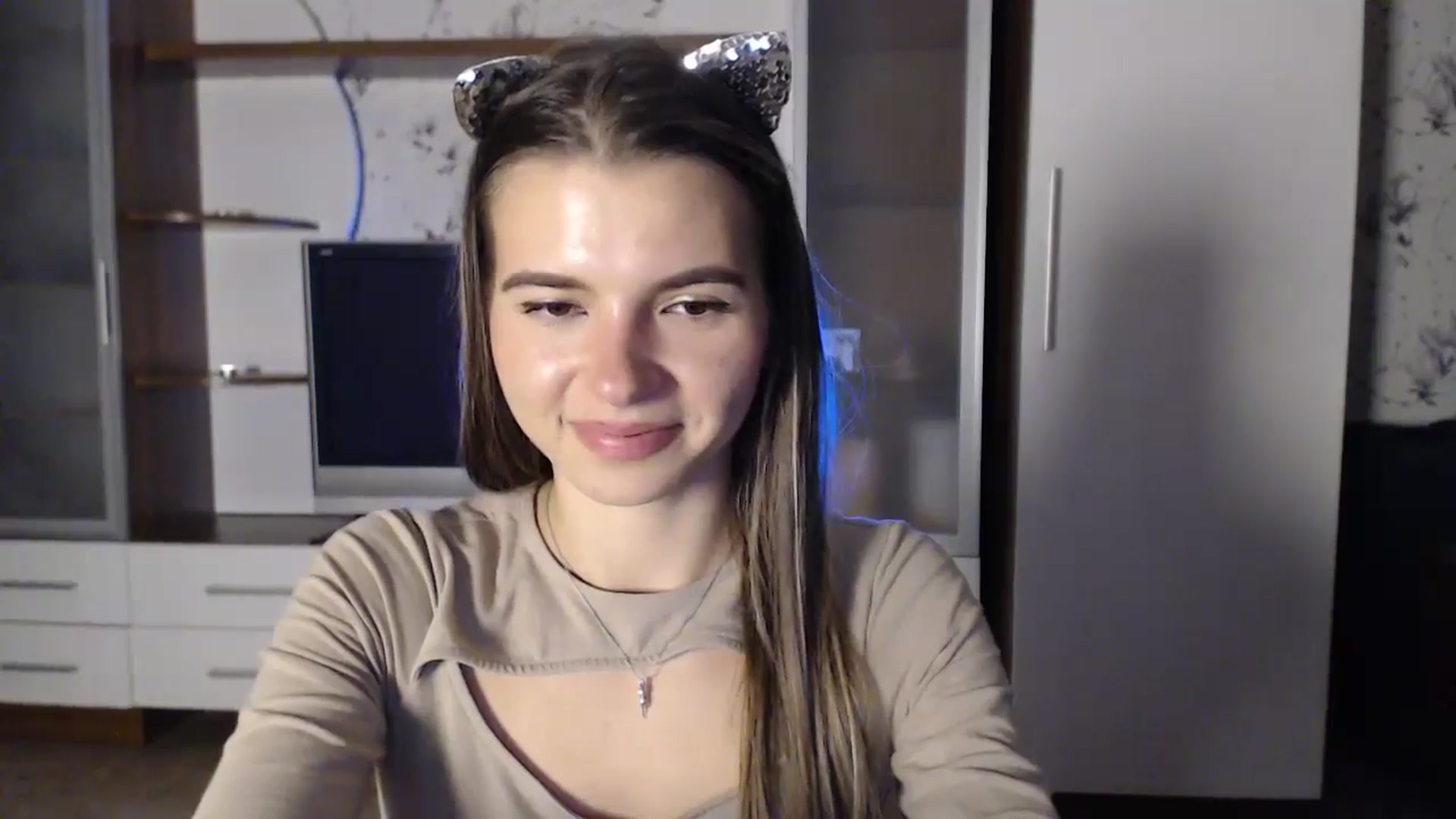 Gallery image thumbnail from Univers's myfreecams stream on, 10/25/2024, 24:12 image 5 of 20