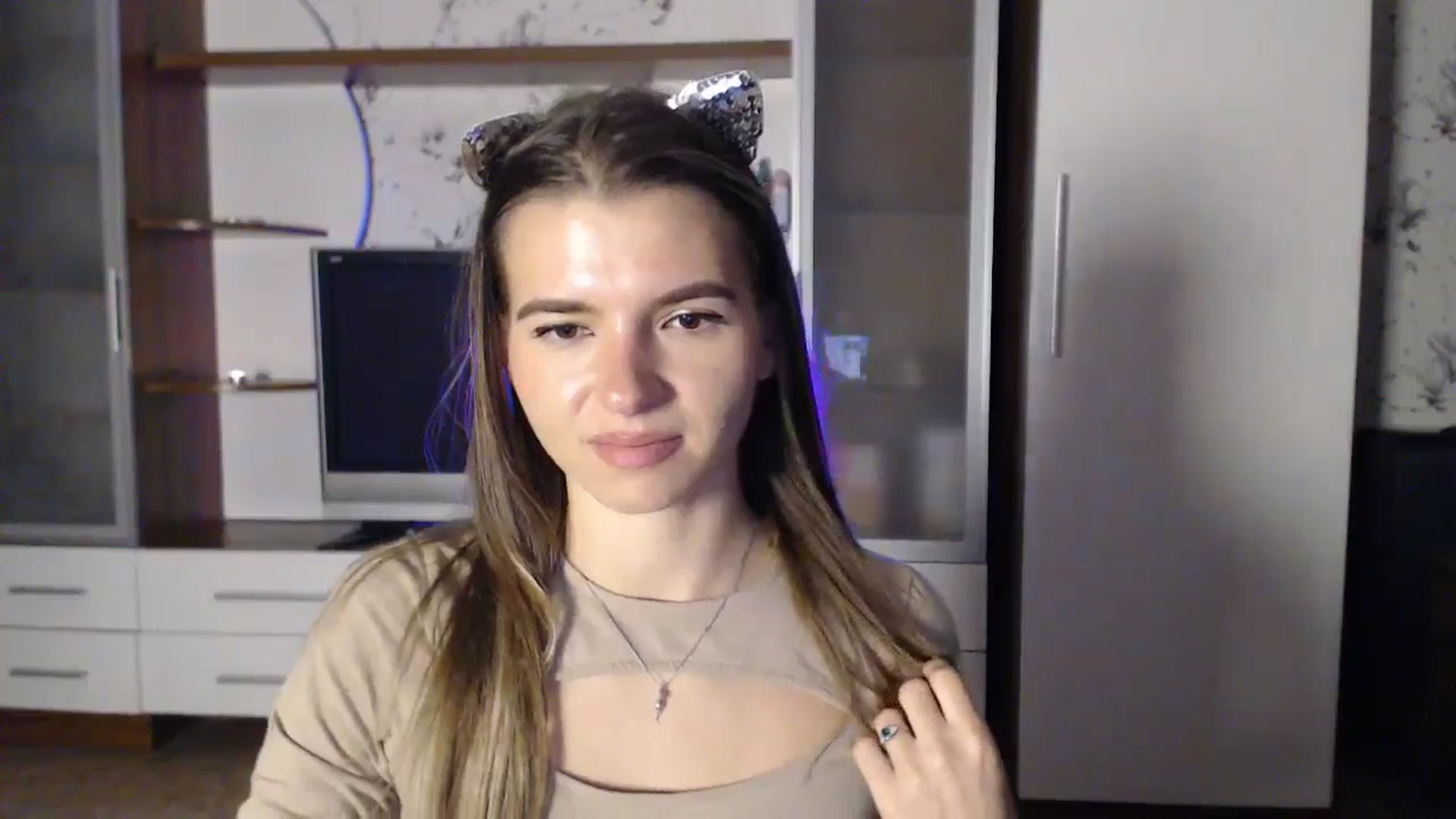 Gallery image thumbnail from Univers's myfreecams stream on, 10/25/2024, 24:12 image 8 of 20